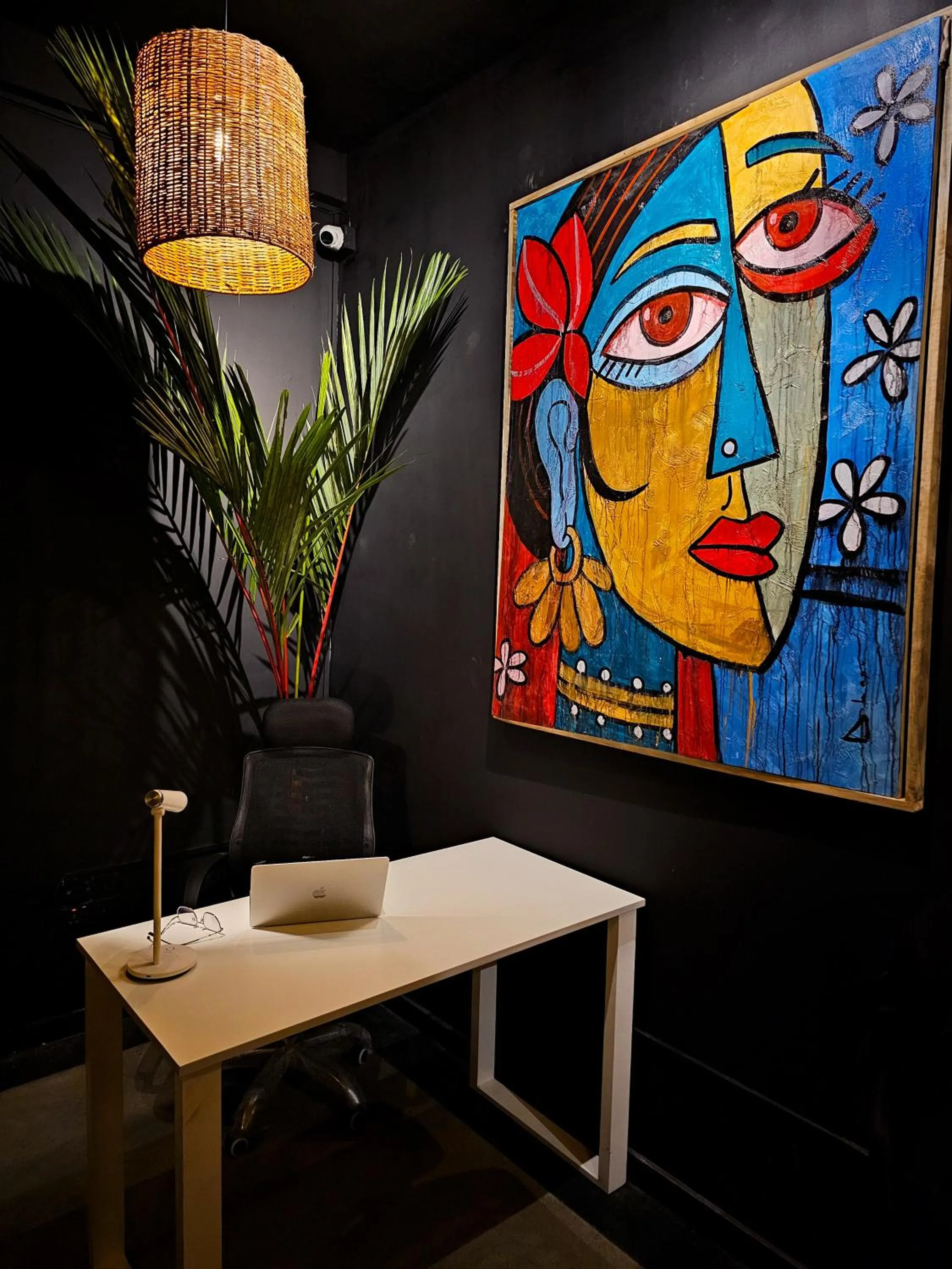 Meeting/conference room in Sugar Hostel Weligama - Coliving & Coworking