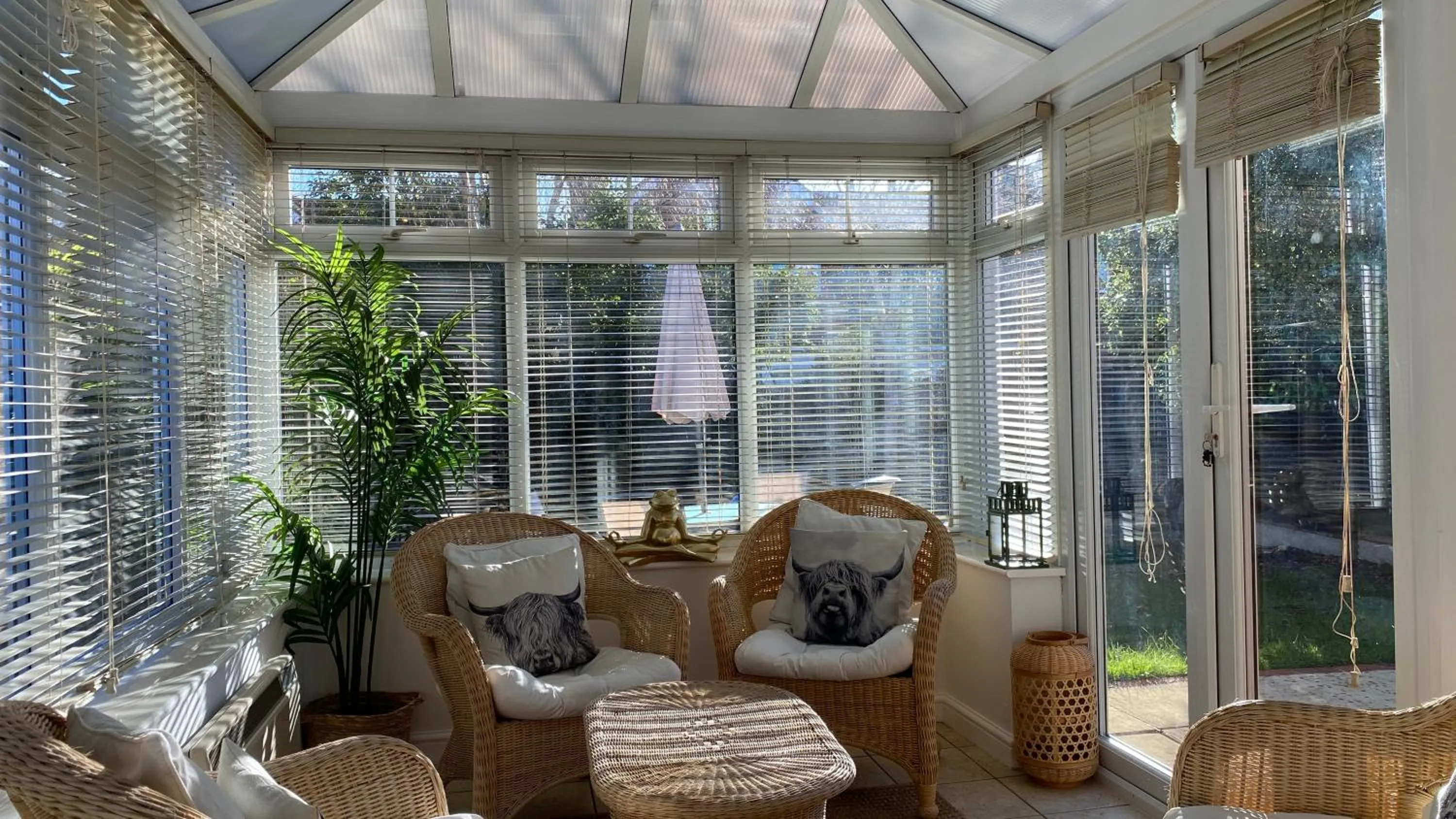 Chichester retreat house with free parking