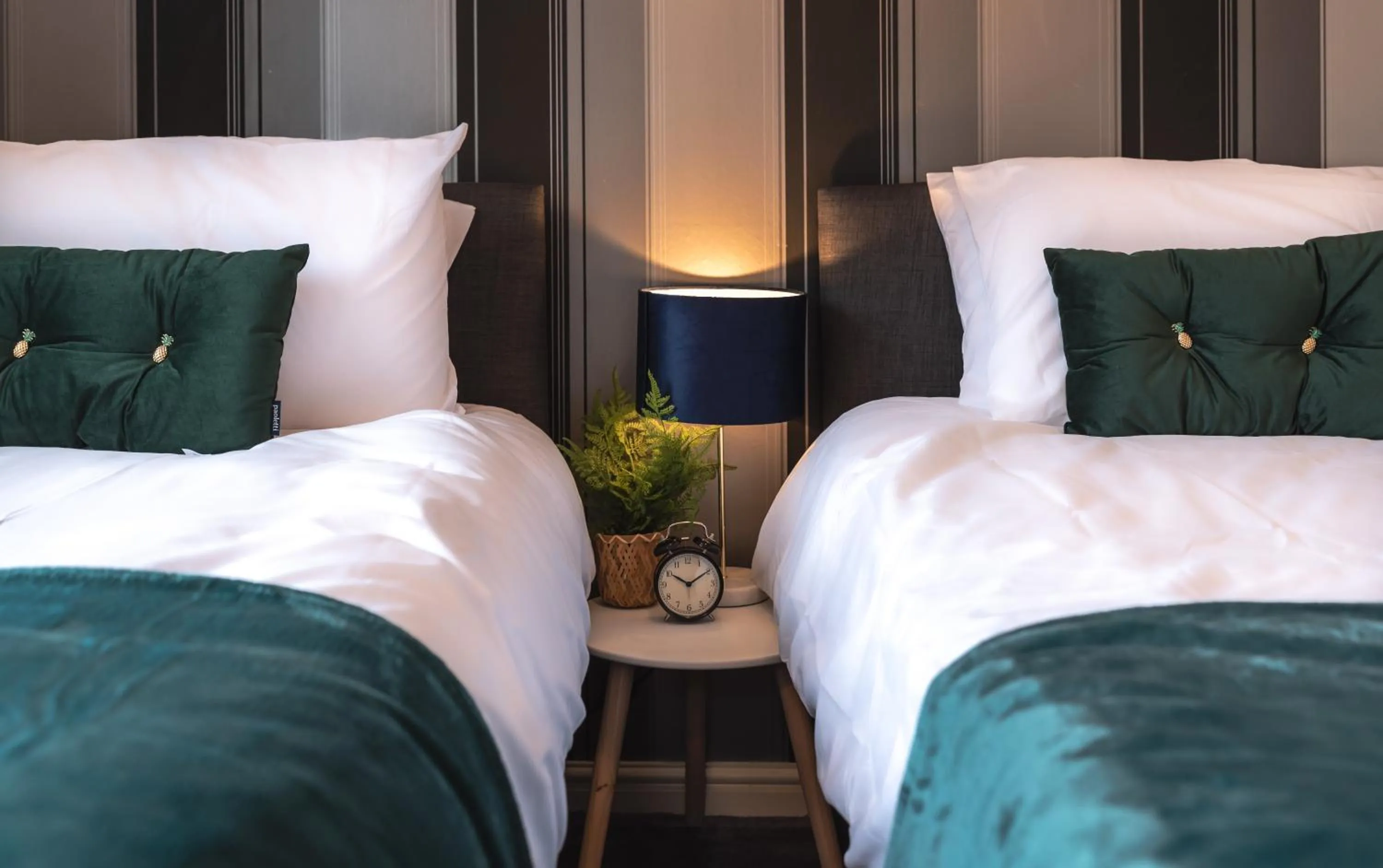 Bed in Chichester retreat house with free parking