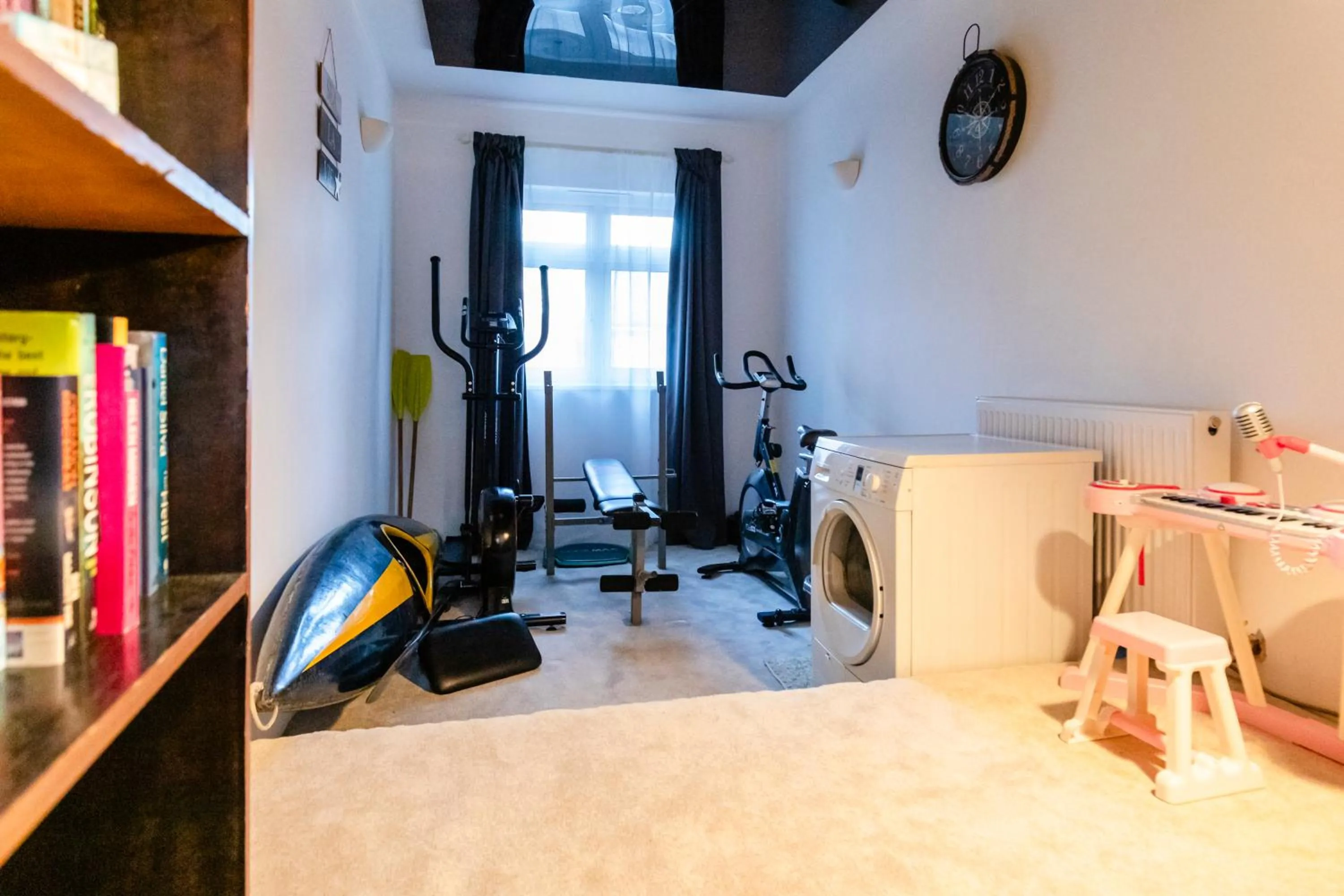 Bed in Chichester retreat house with free parking