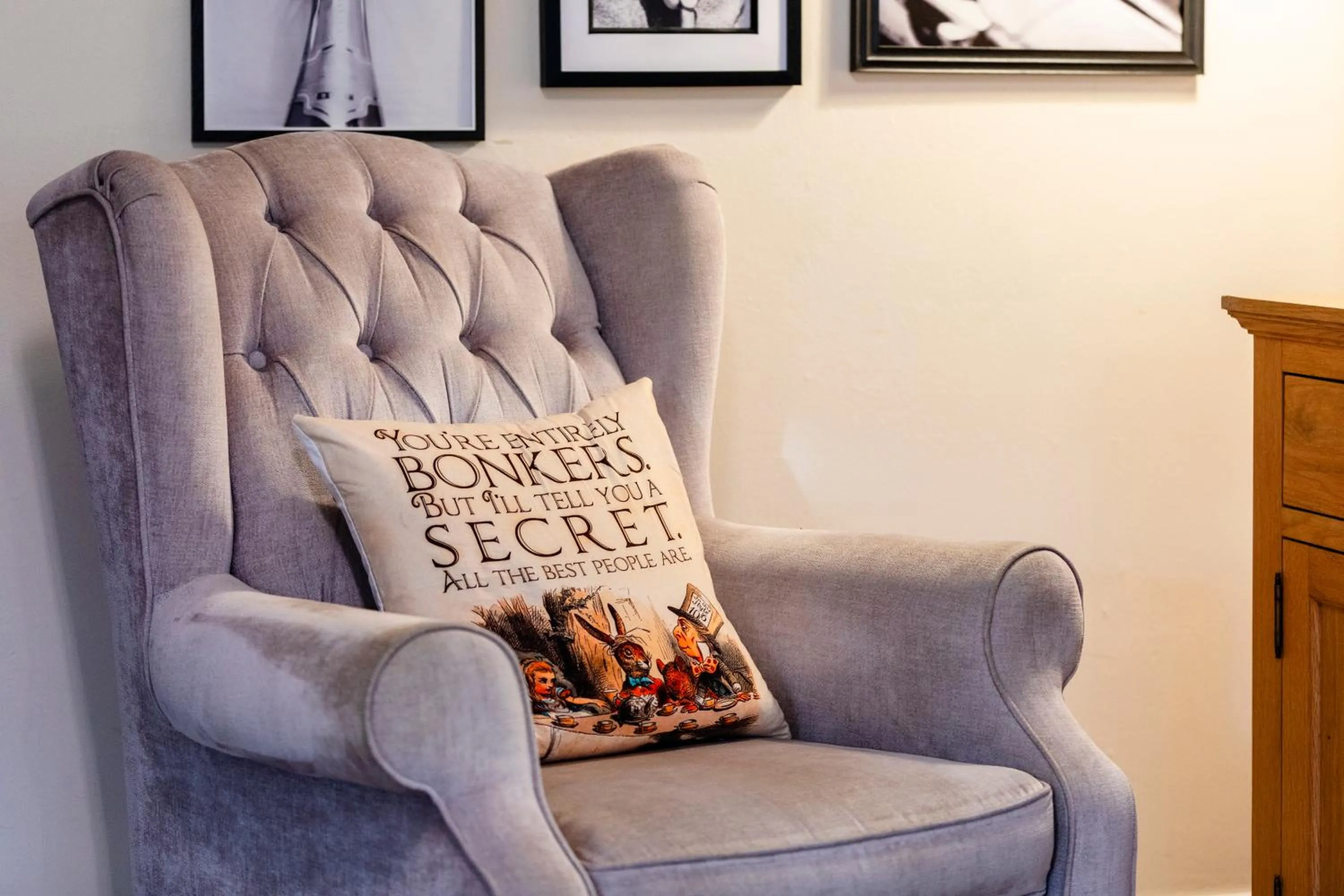 Chichester retreat house with free parking