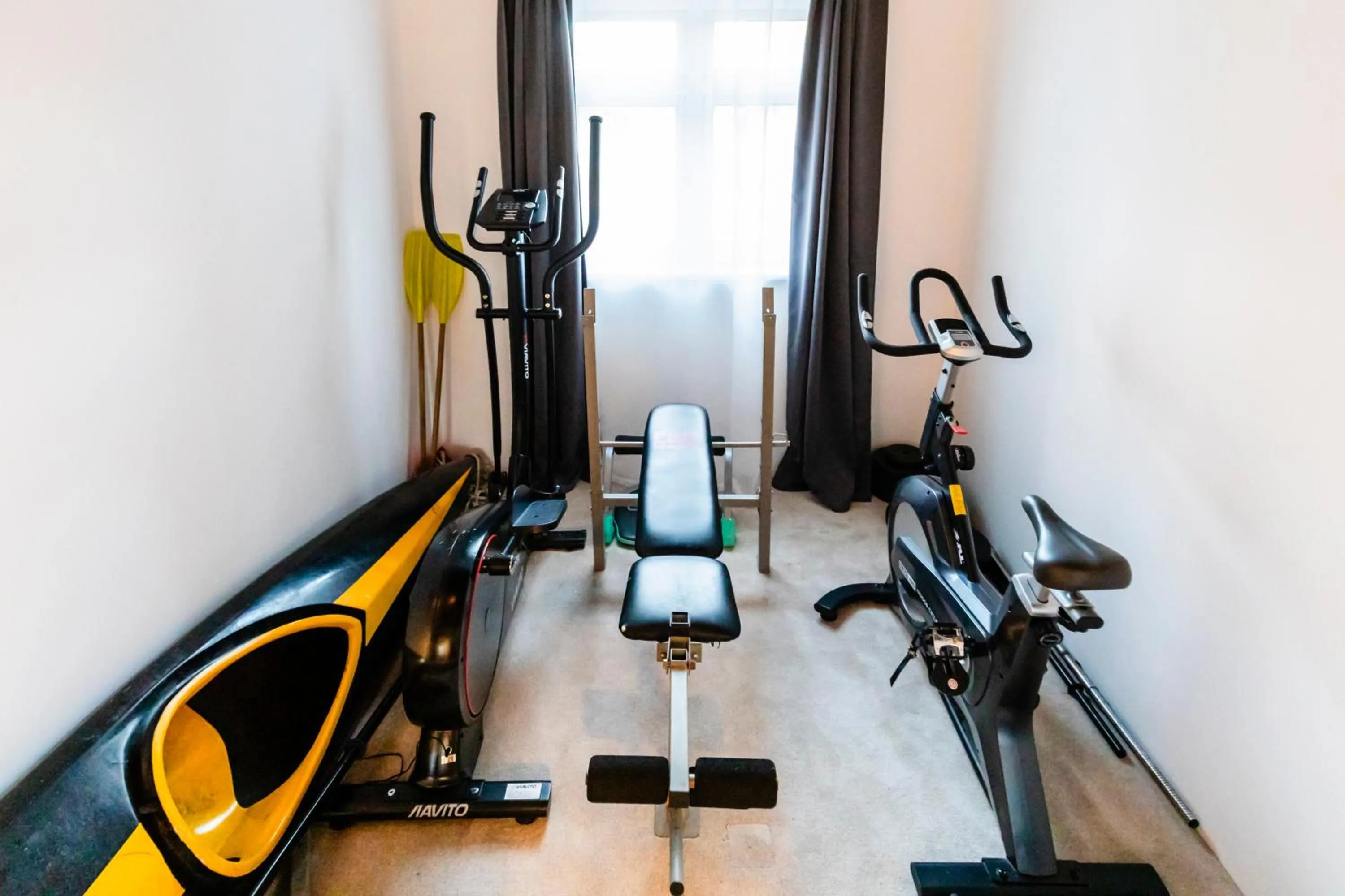 Chichester retreat house with free parking