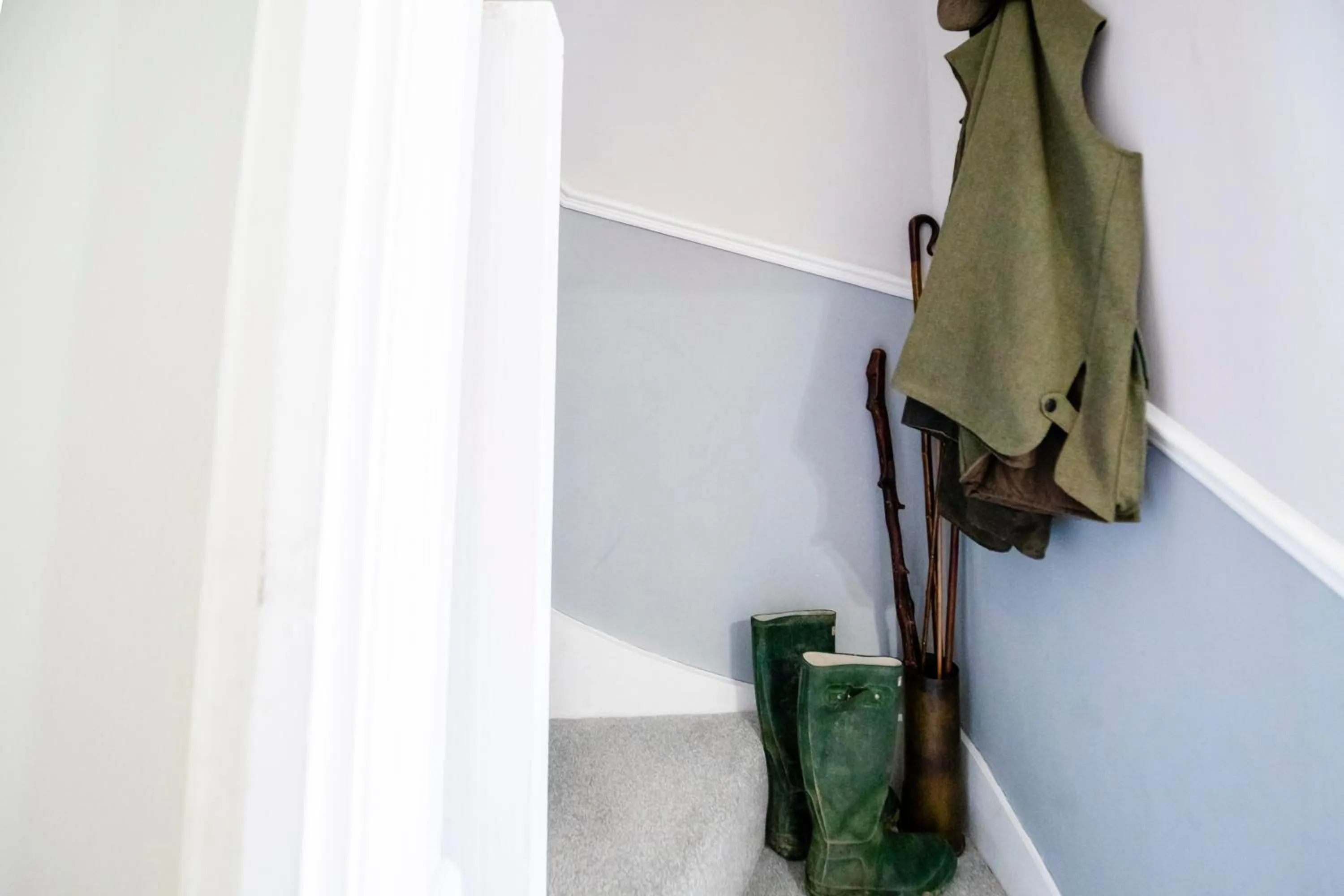 Chichester retreat house with free parking