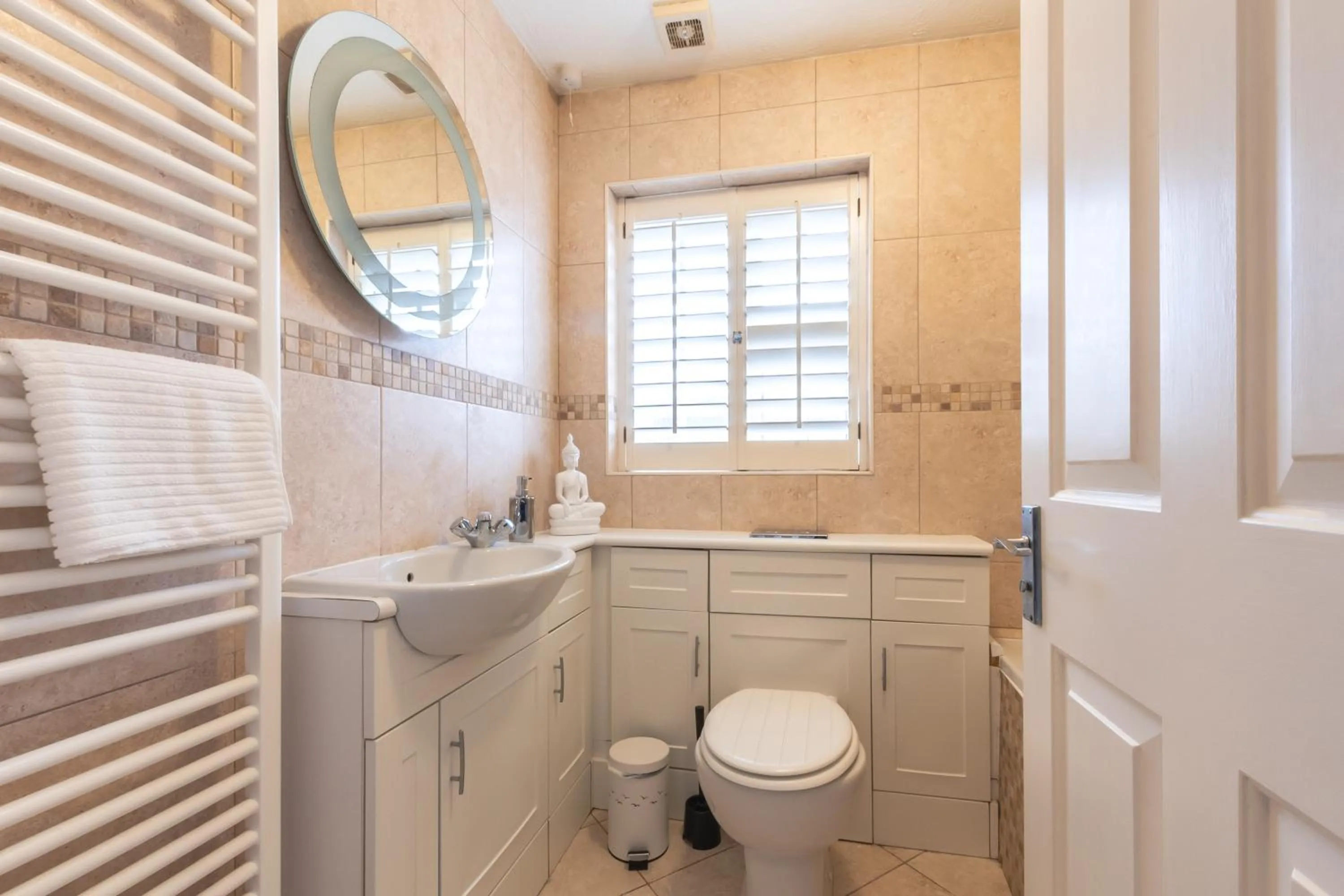 Shower in Chichester retreat house with free parking