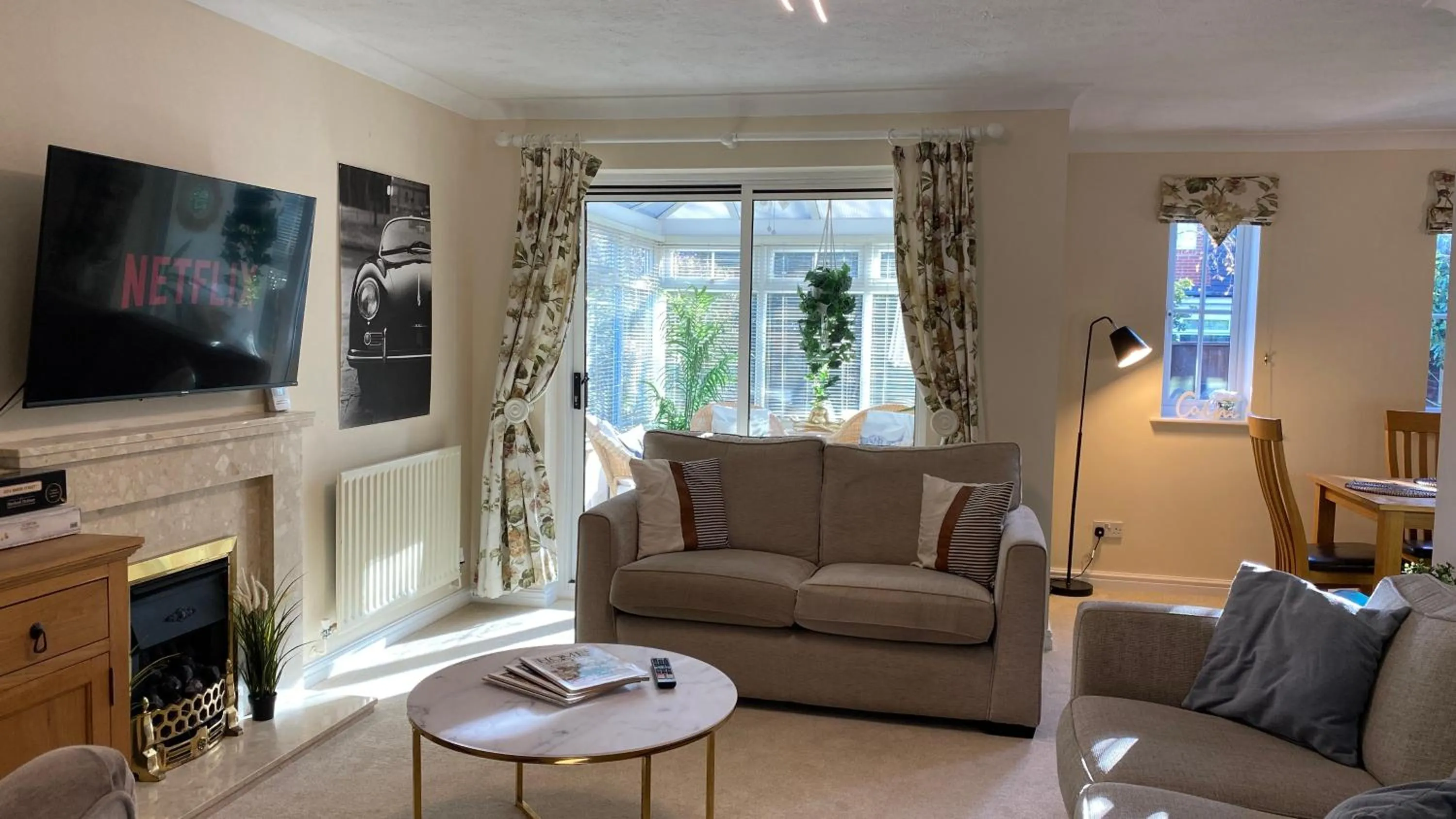 Chichester retreat house with free parking