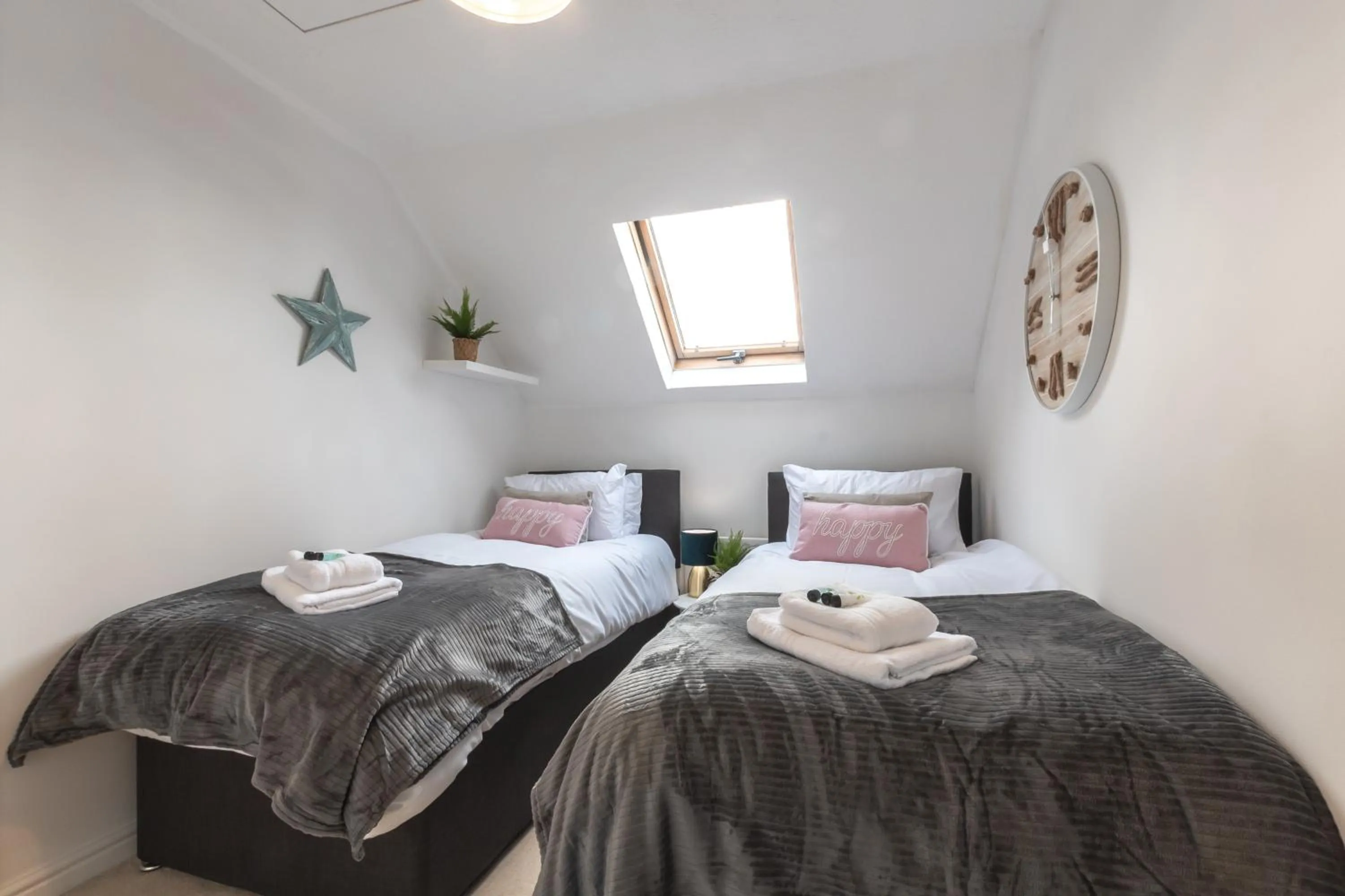 Bed in Chichester retreat house with free parking