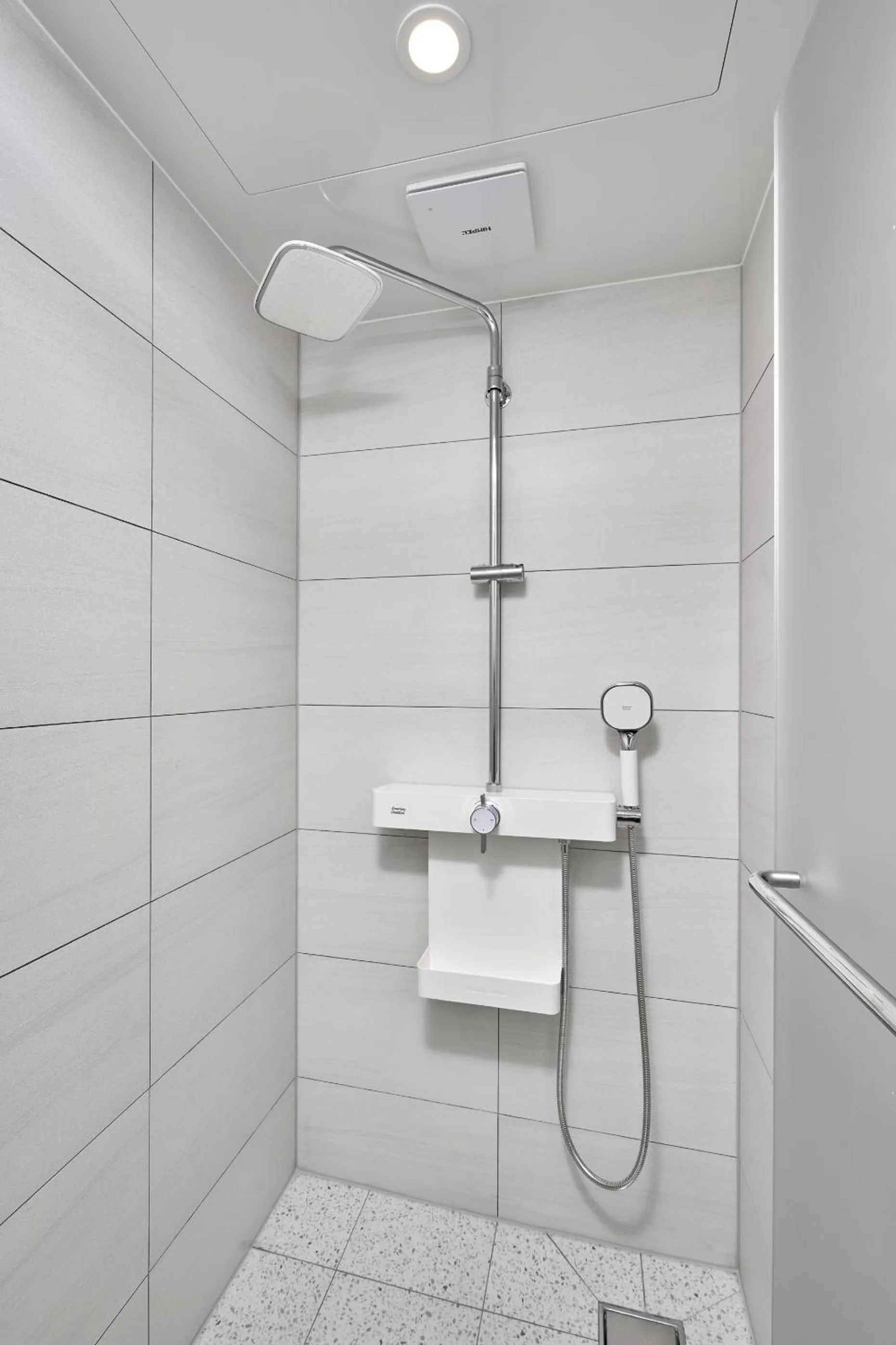 Shower in H HOSTEL Itaewon