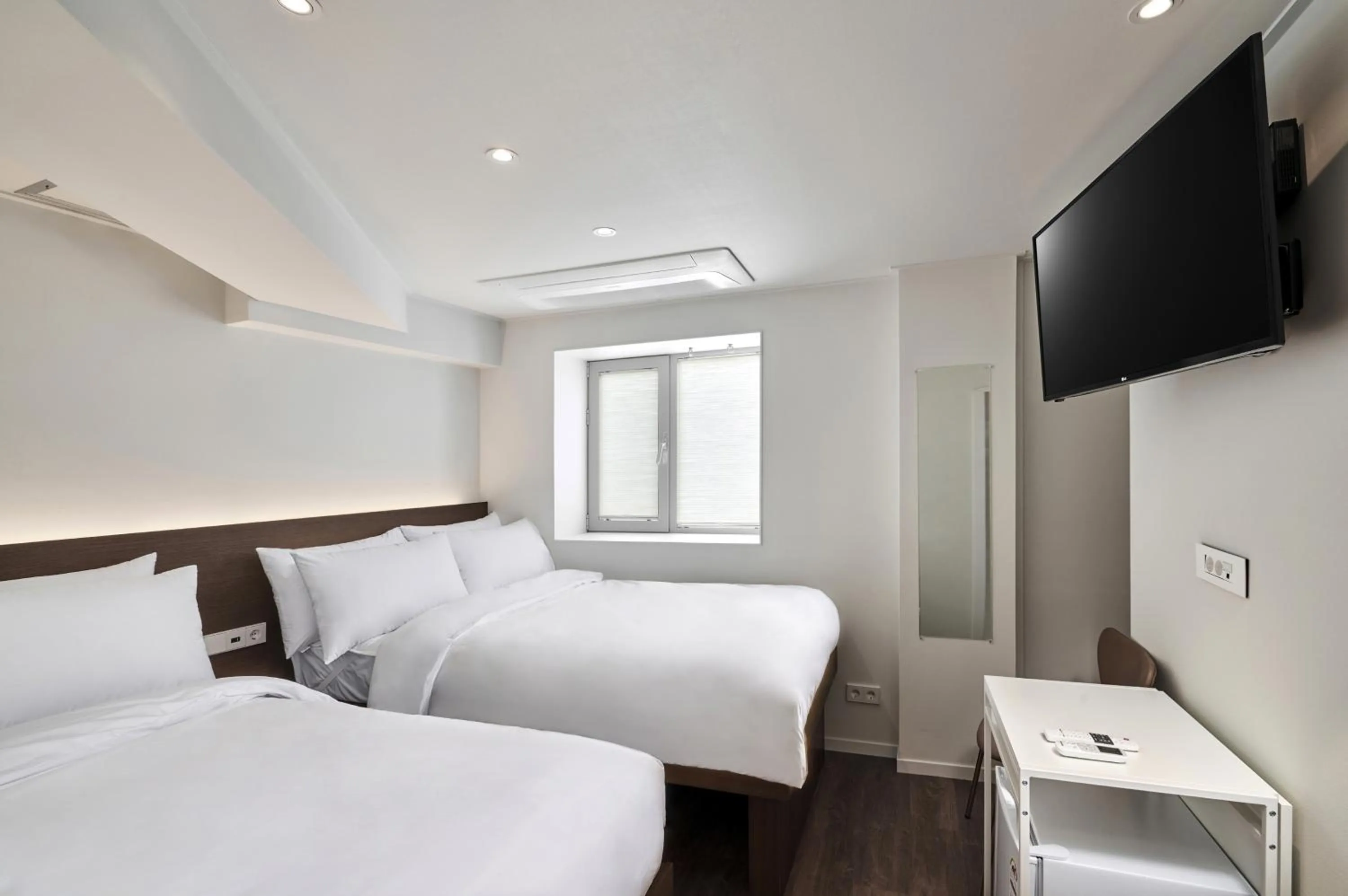 Bedroom, Bed in H HOSTEL Itaewon