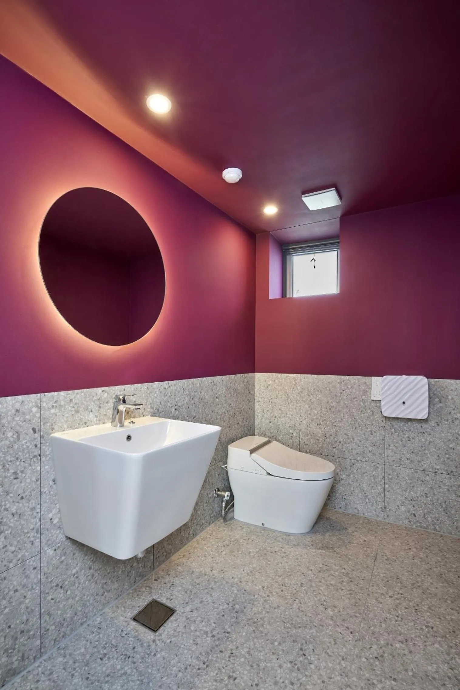 Bathroom in H HOSTEL Itaewon