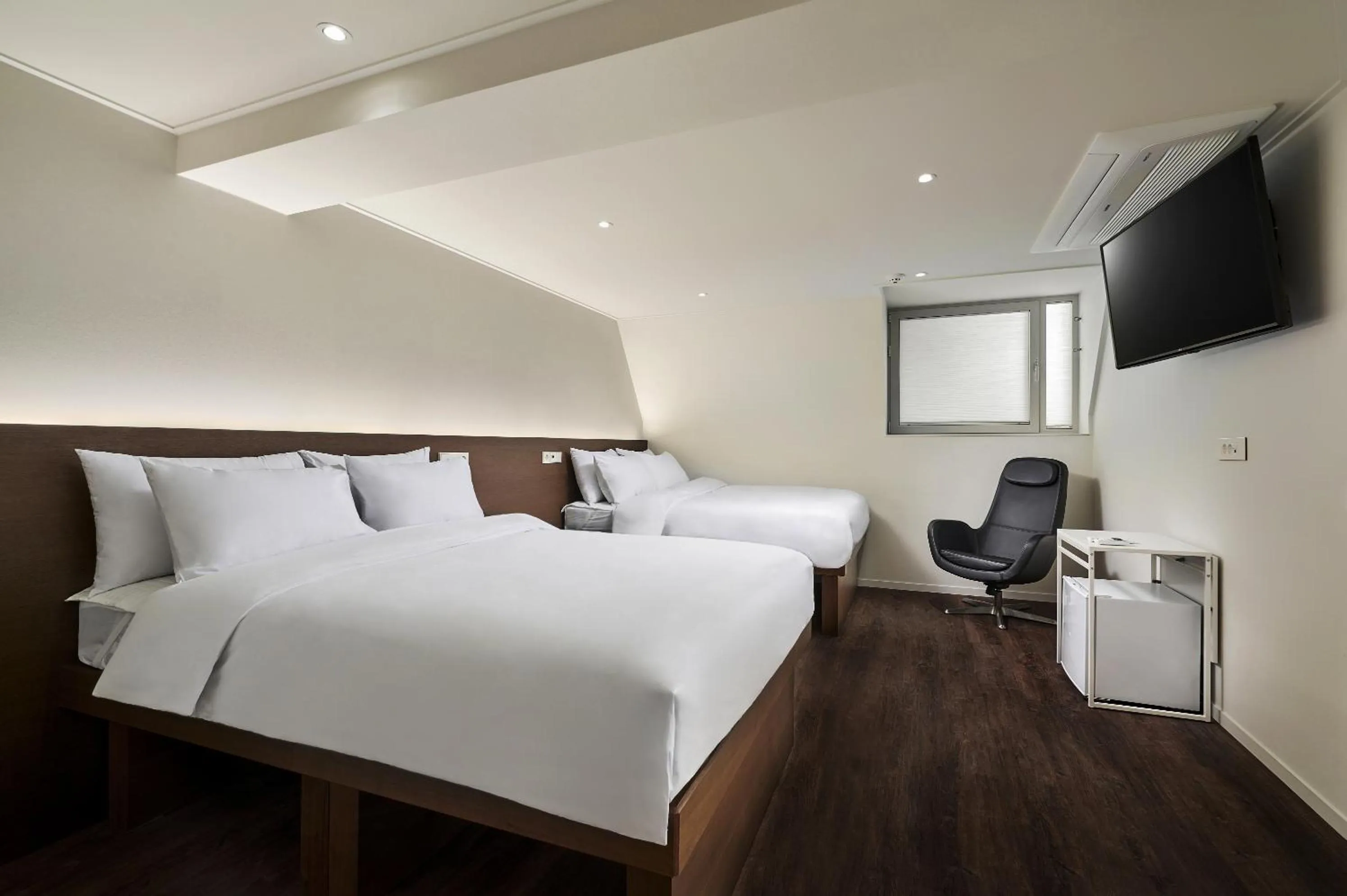 Bedroom, Bed in H HOSTEL Itaewon