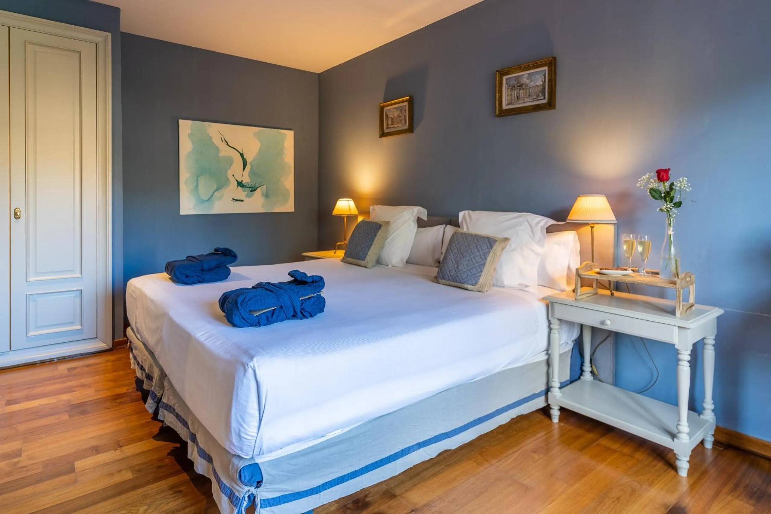 Photo of the whole room, Bed in Hotel Blancafort Spa Termal