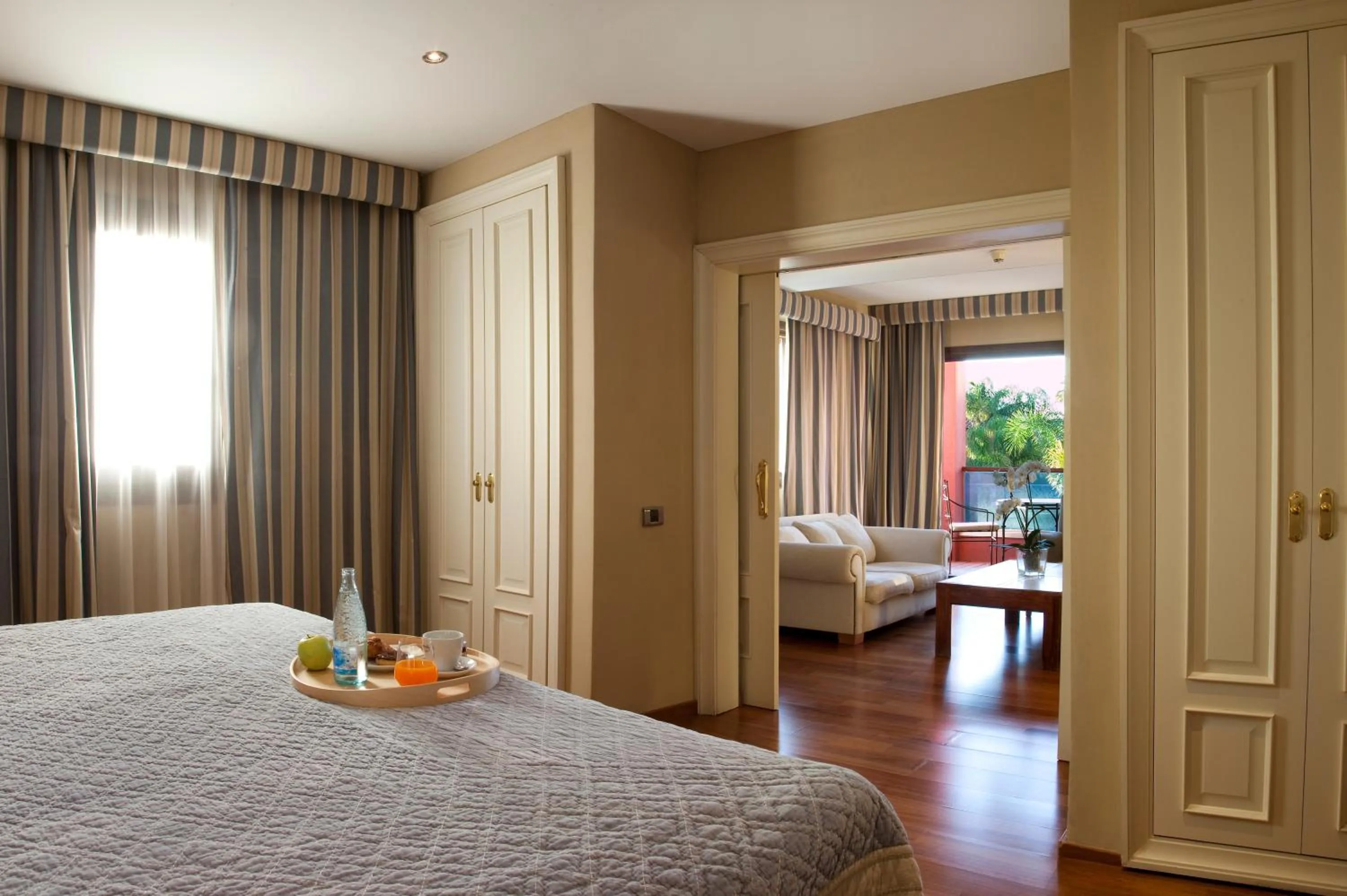 Photo of the whole room, Bed in Hotel Blancafort Spa Termal