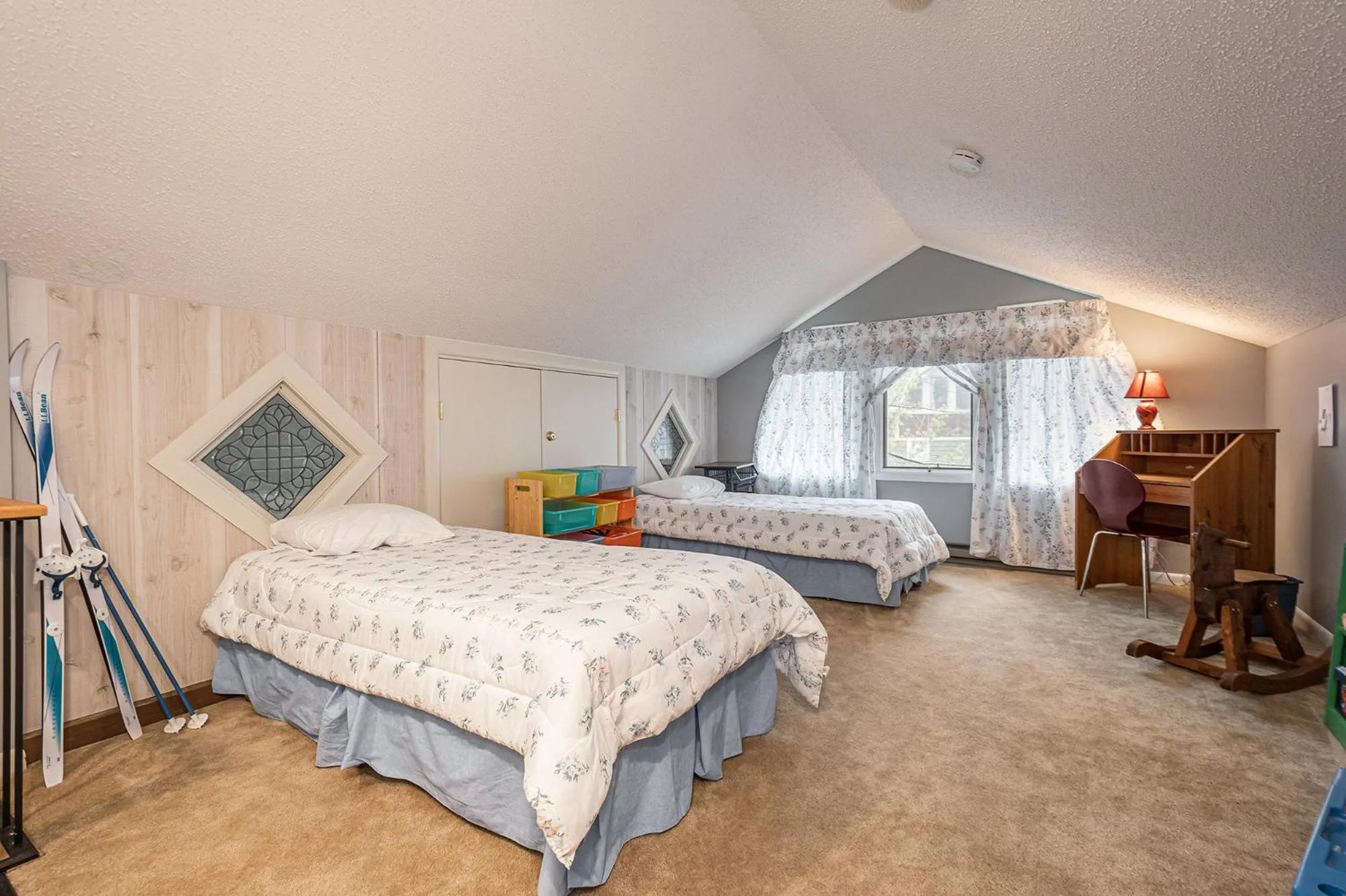 Property building, Bed in Beary Relaxing