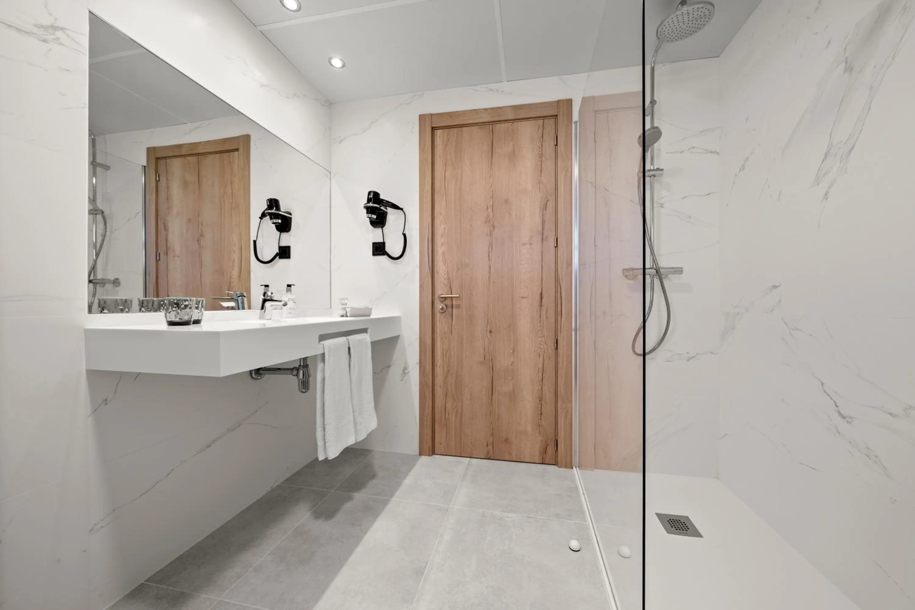 Shower in Hotel Zentral Gijón Rey Pelayo