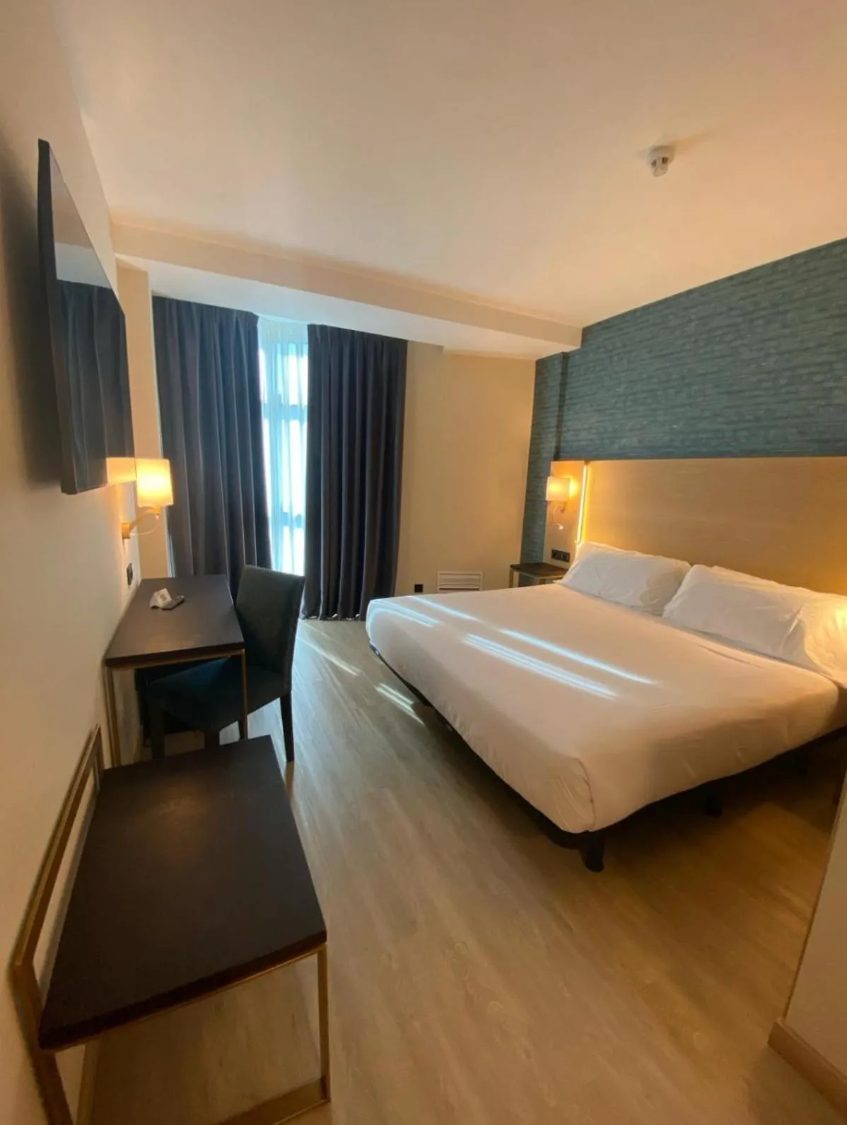 Bed in Hotel Zentral Gijón Rey Pelayo