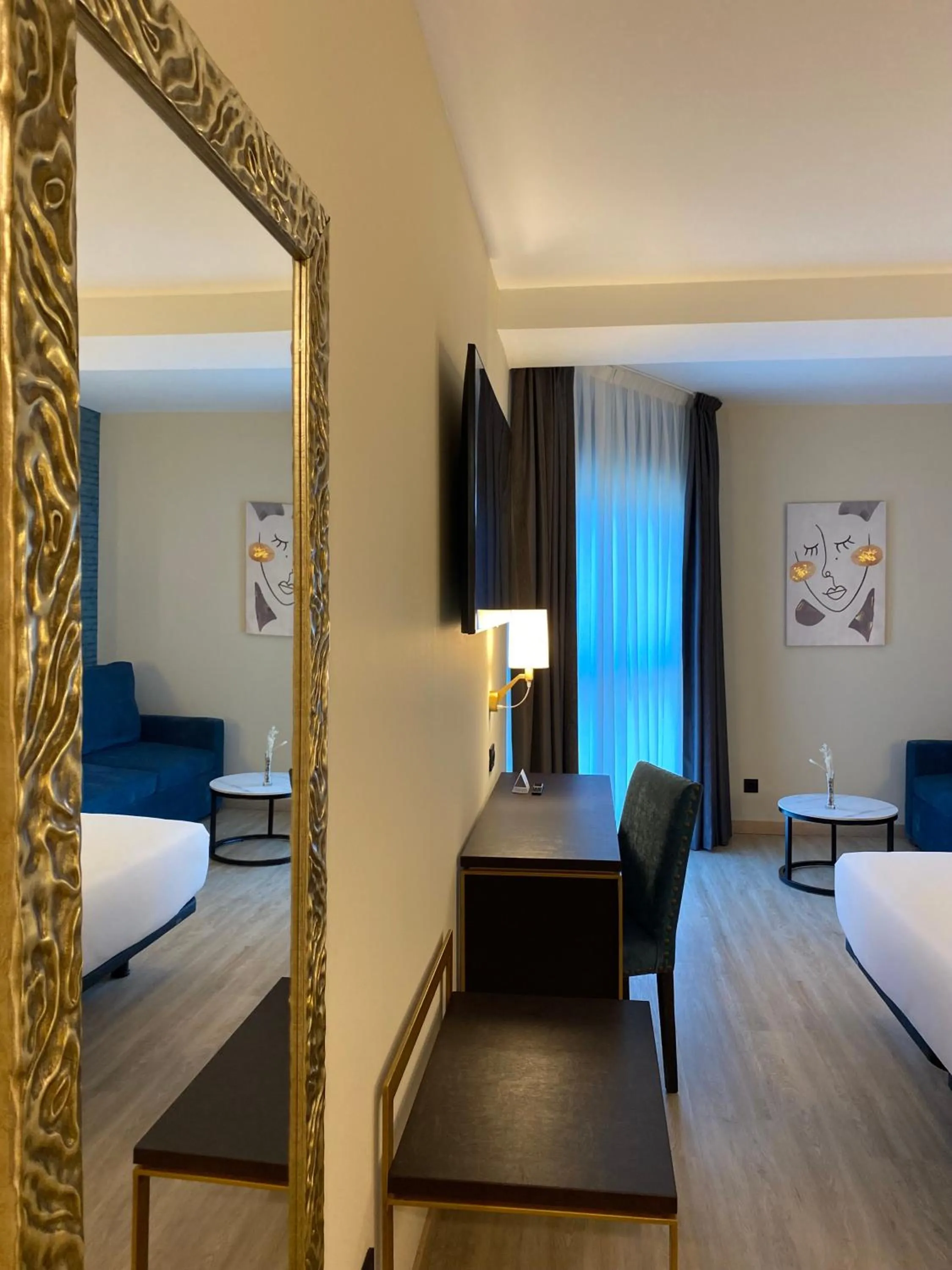 Photo of the whole room, Bed in Hotel Zentral Gijón Rey Pelayo