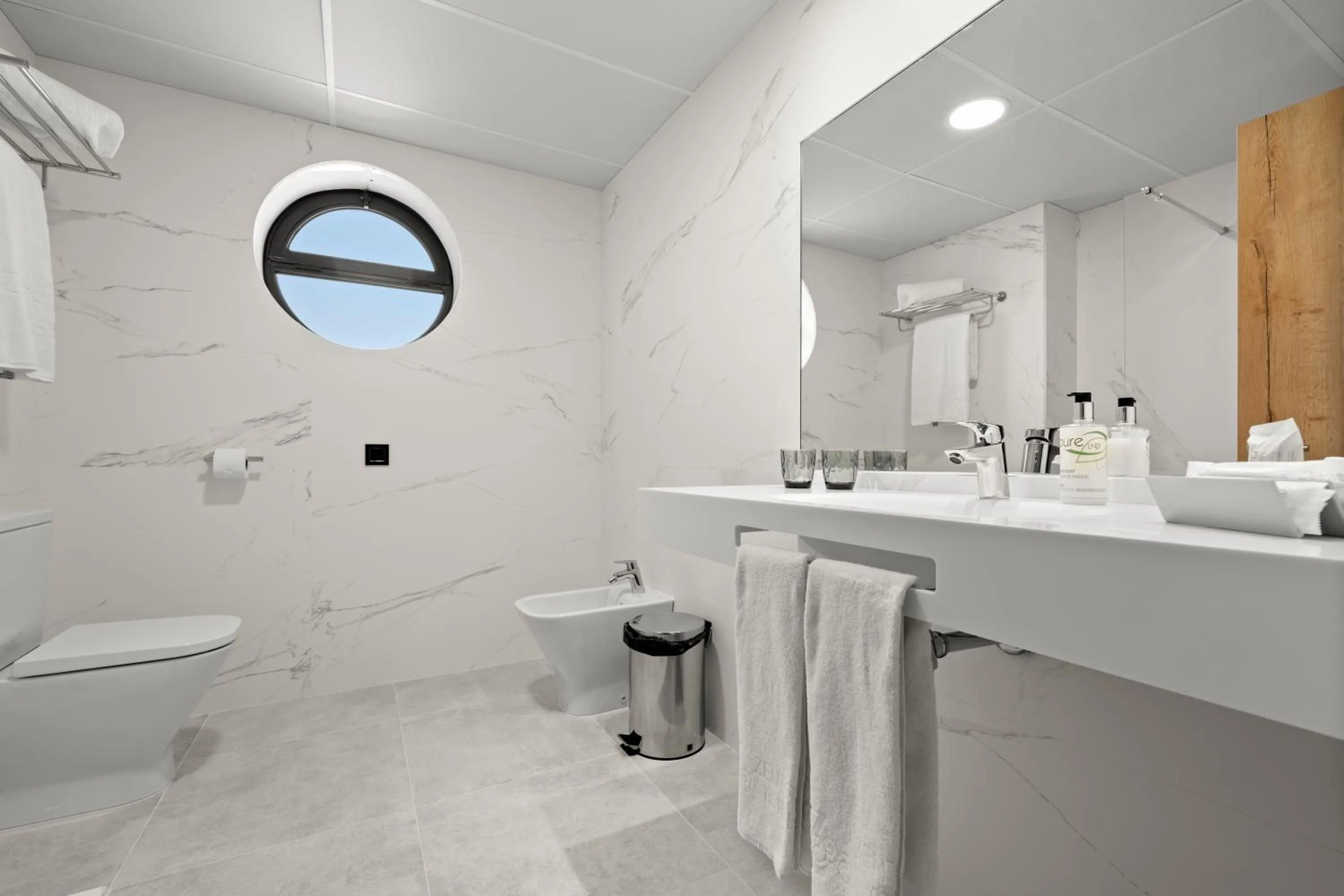 Bathroom in Hotel Zentral Gijón Rey Pelayo