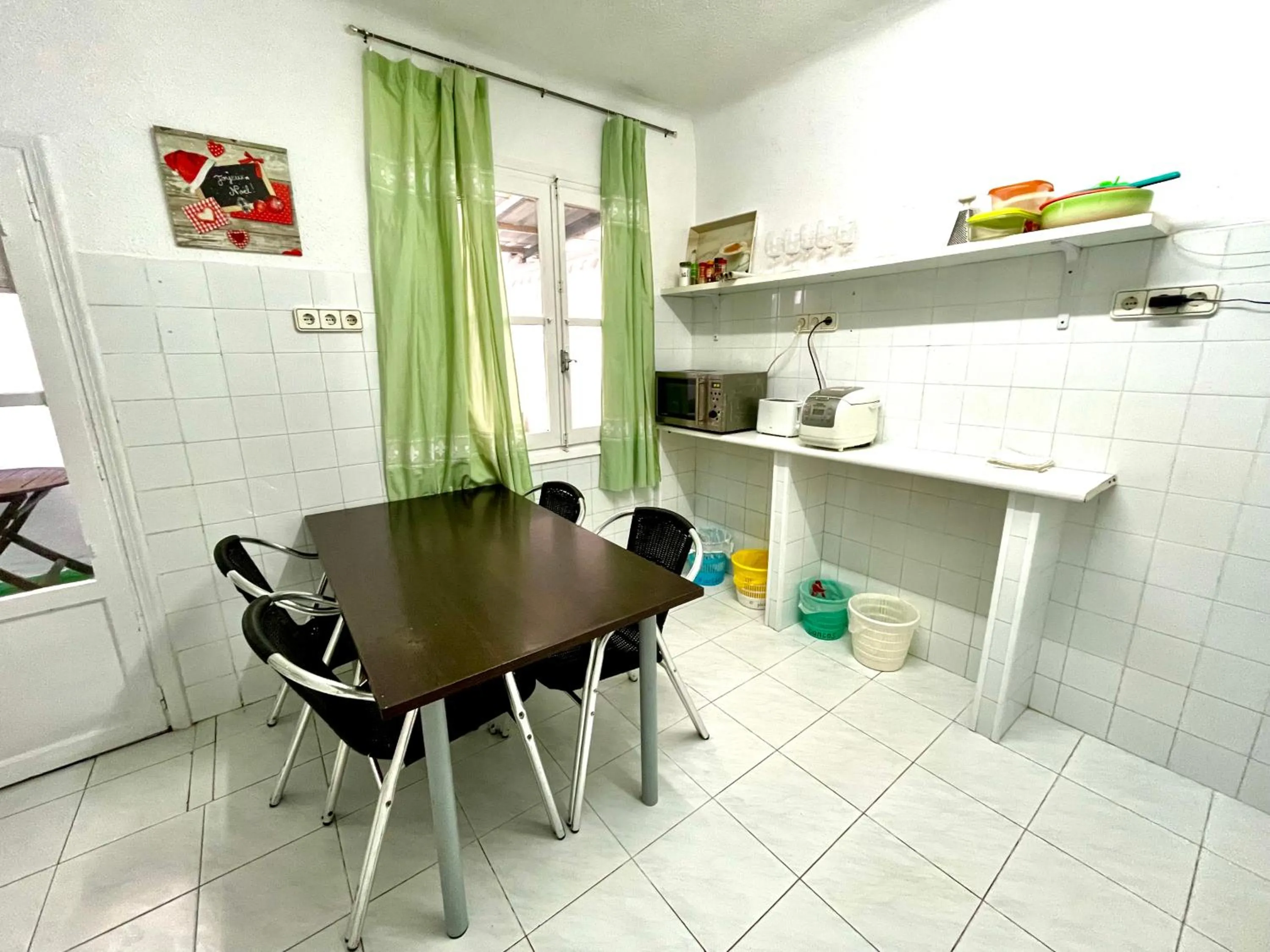 Kitchen or kitchenette in Las habitaciones en Alicante