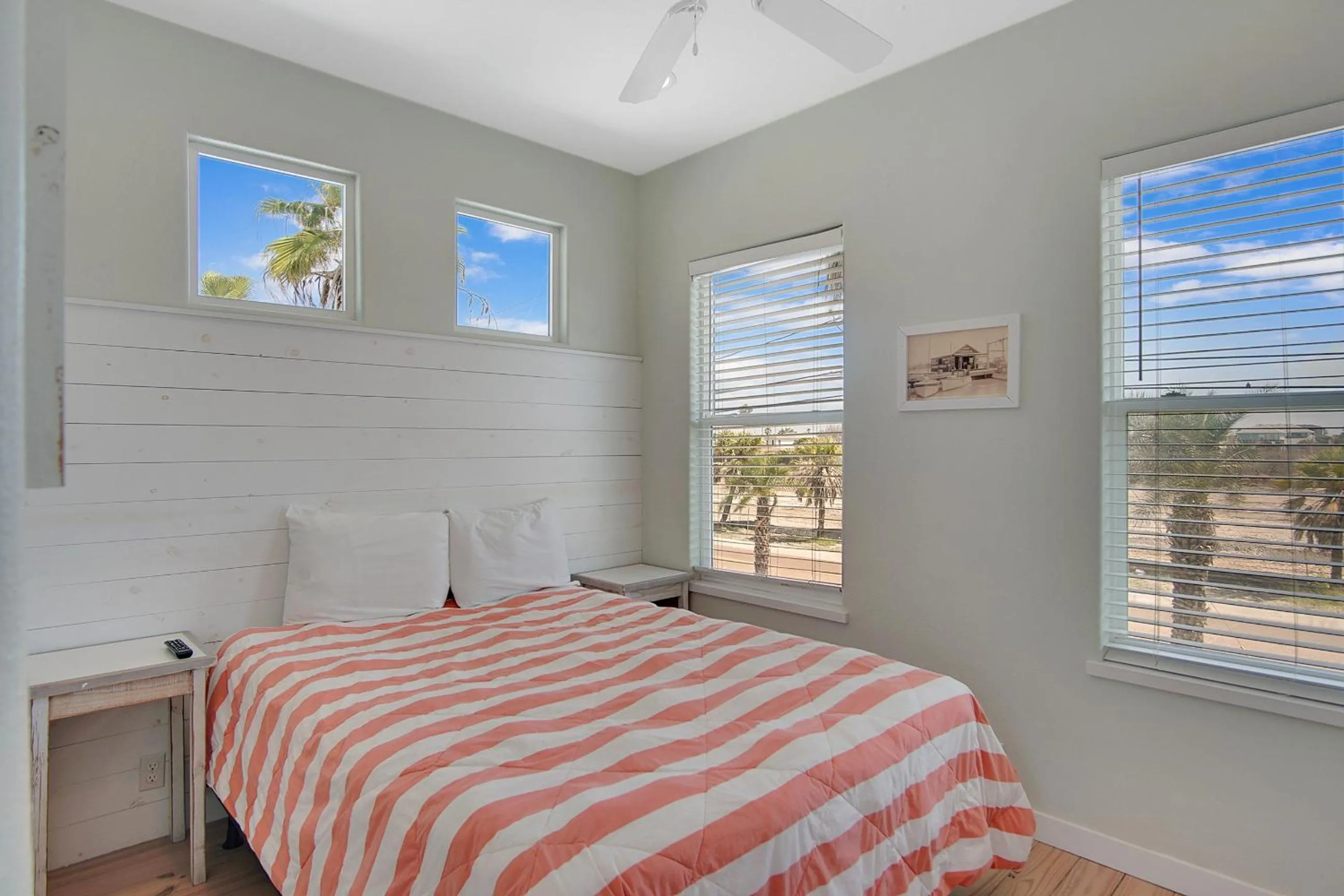 Property building, Bed in Beach Club 1