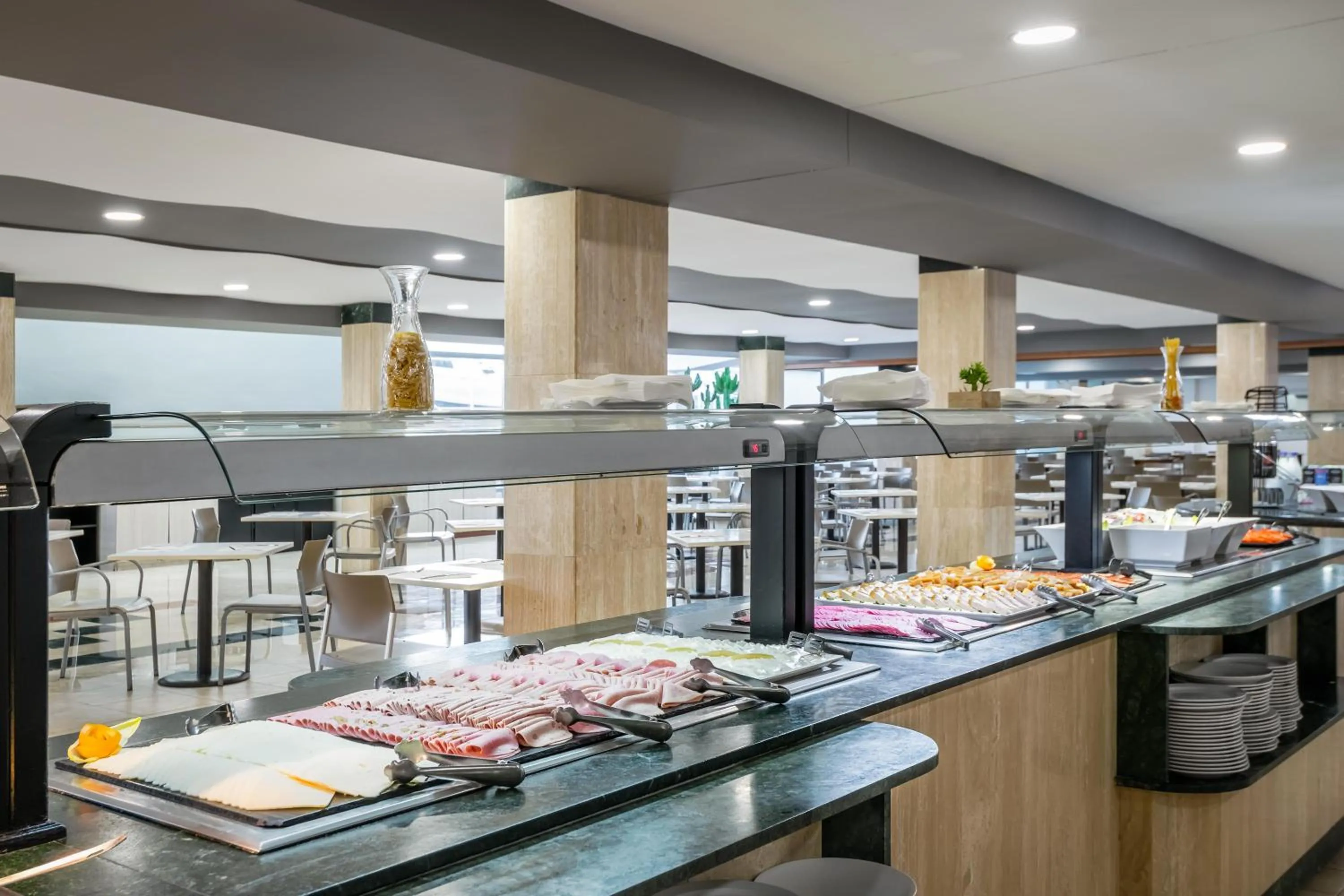 Restaurant/places to eat in Hotel Fenix Family by ALEGRIA