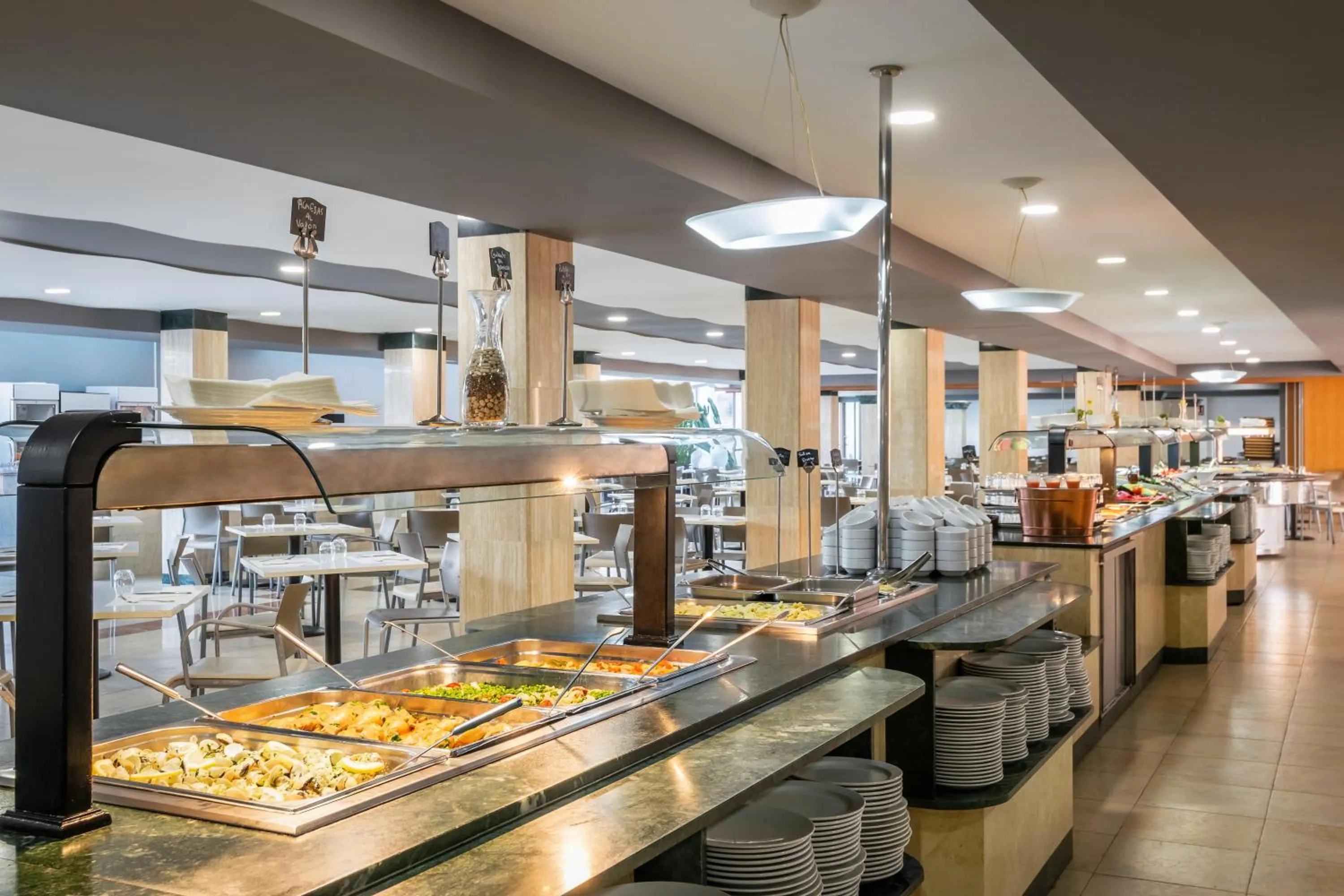 Restaurant/places to eat in Hotel Fenix Family by ALEGRIA