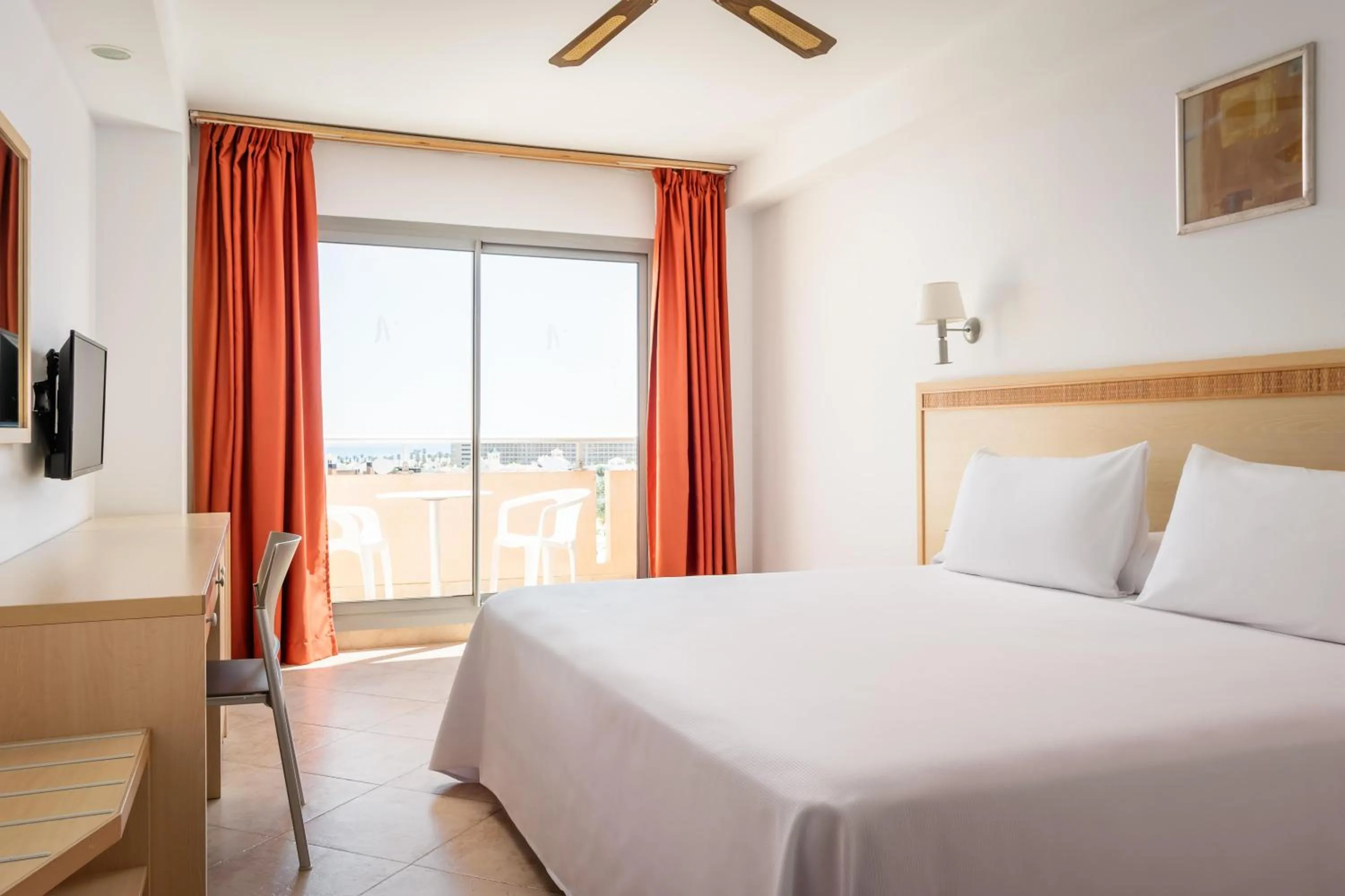 Photo of the whole room, Bed in Hotel Fenix Family by ALEGRIA