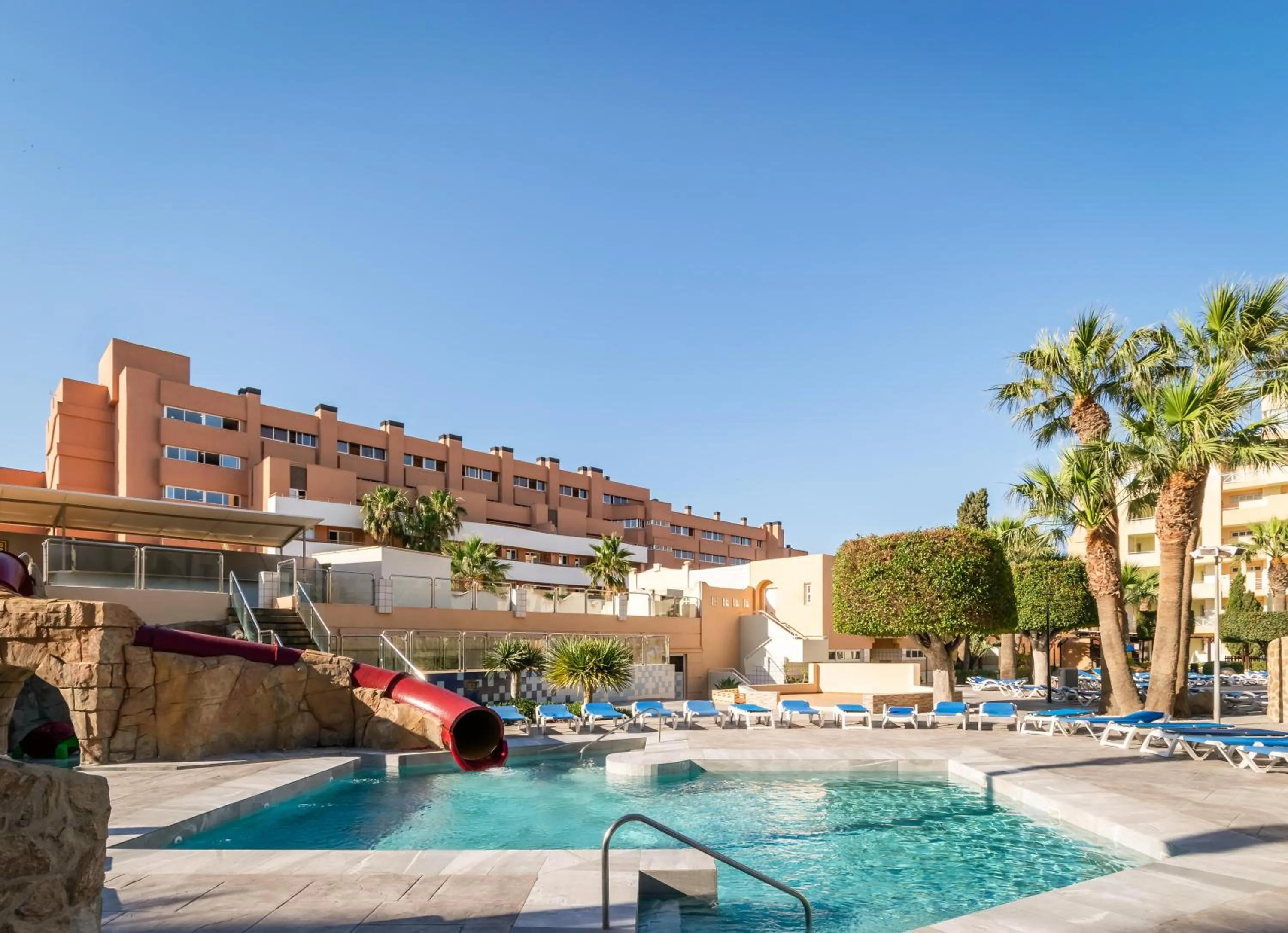 Swimming pool in Hotel Fenix Family by ALEGRIA