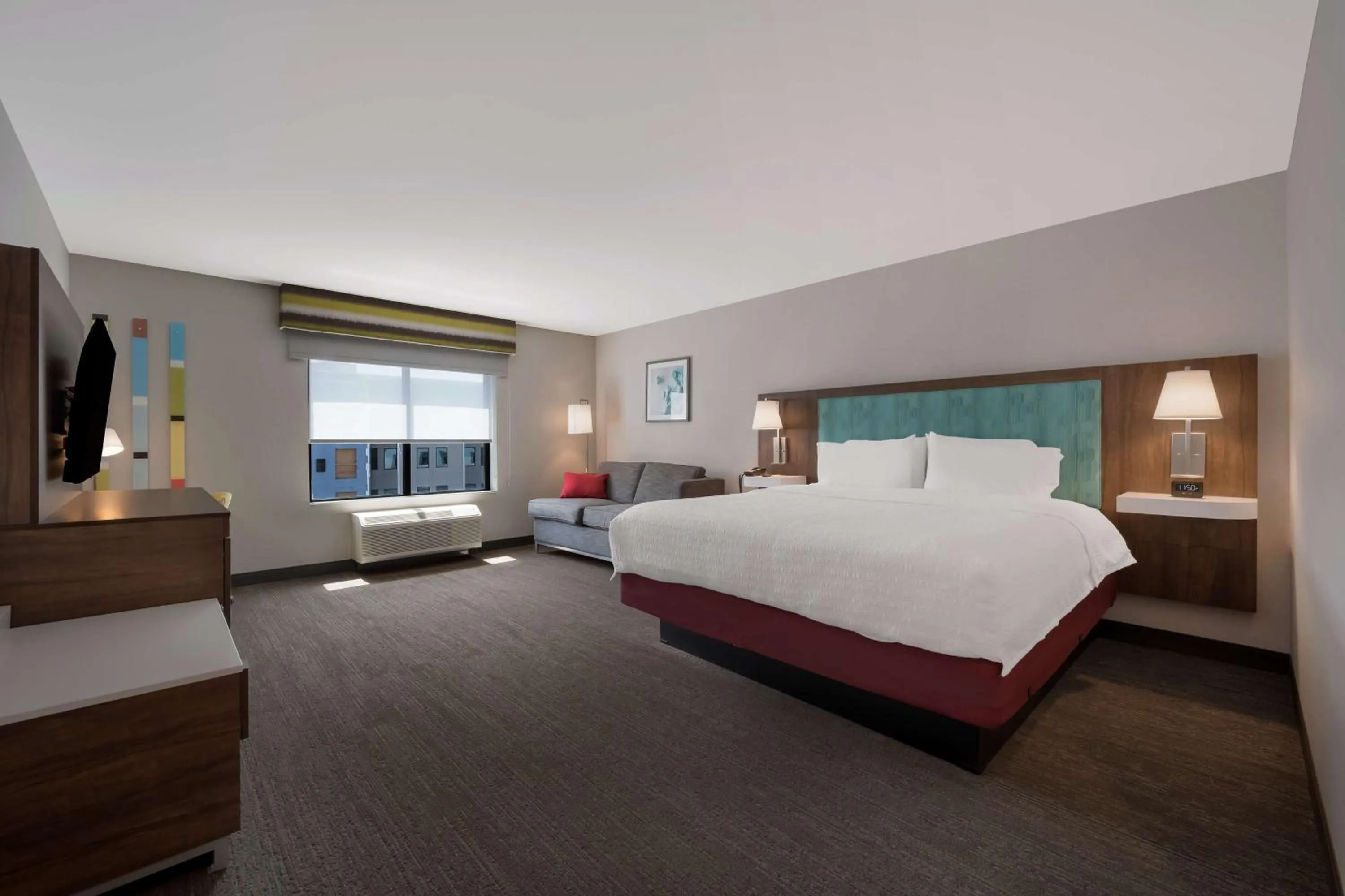 Living room, Bed in Hampton Inn by Hilton Detroit Southfield