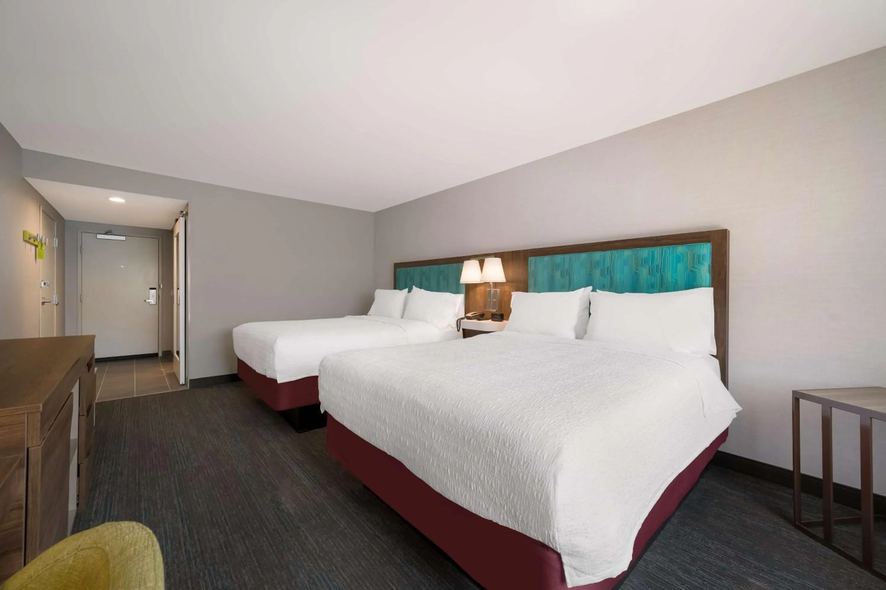 Bed in Hampton Inn by Hilton Detroit Southfield