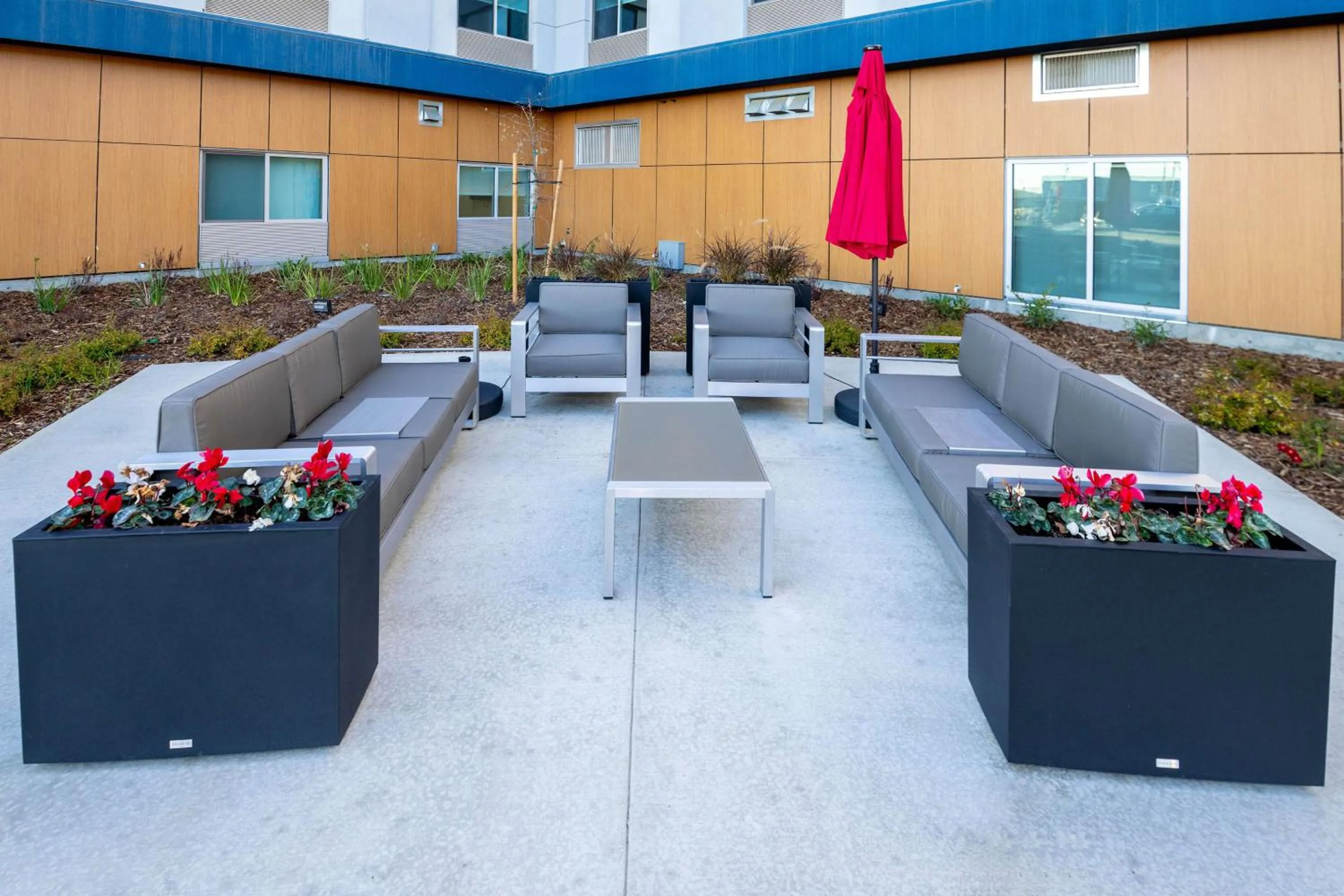 Patio in Hampton Inn Selma, Ca