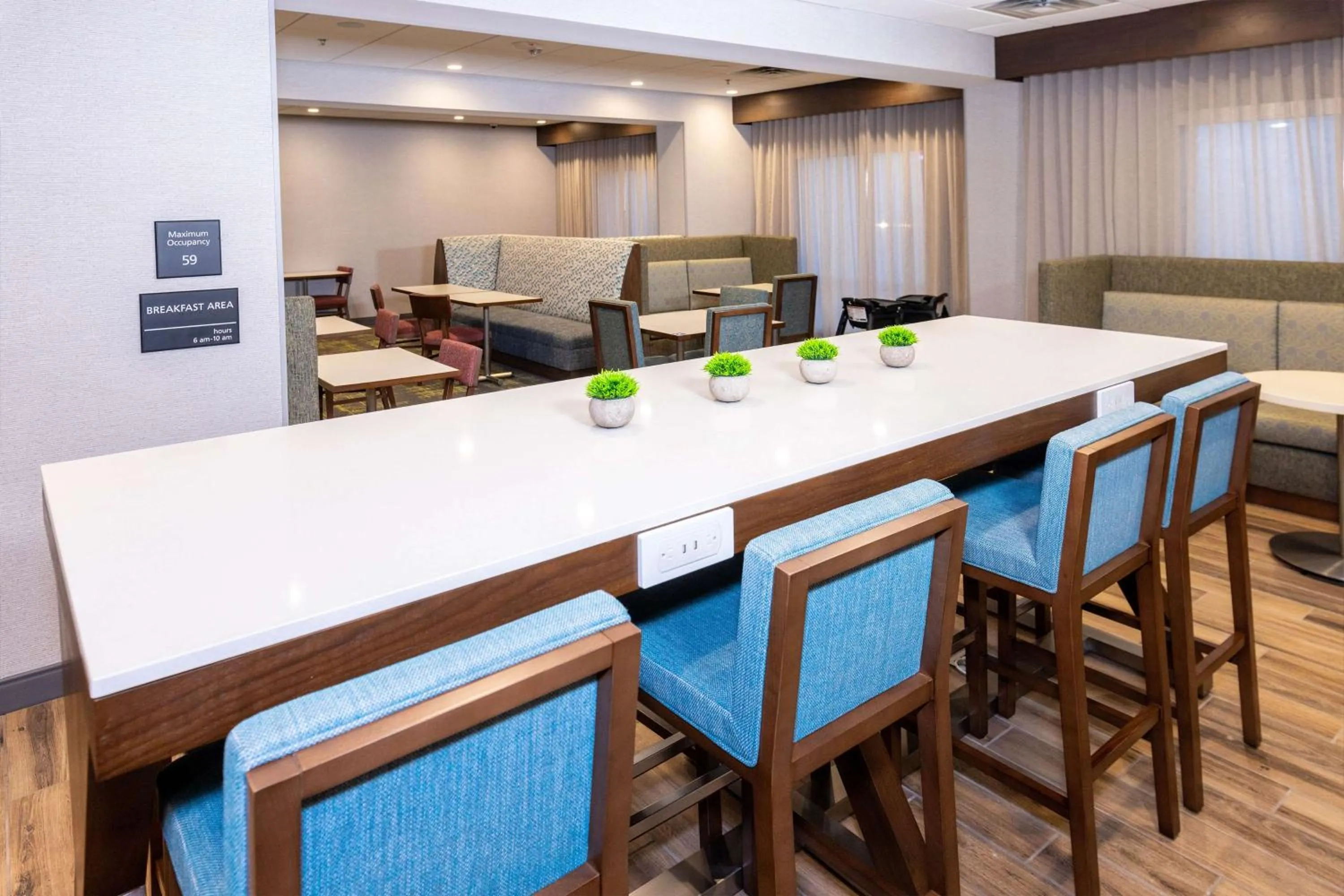 Breakfast in Hampton Inn Selma, Ca