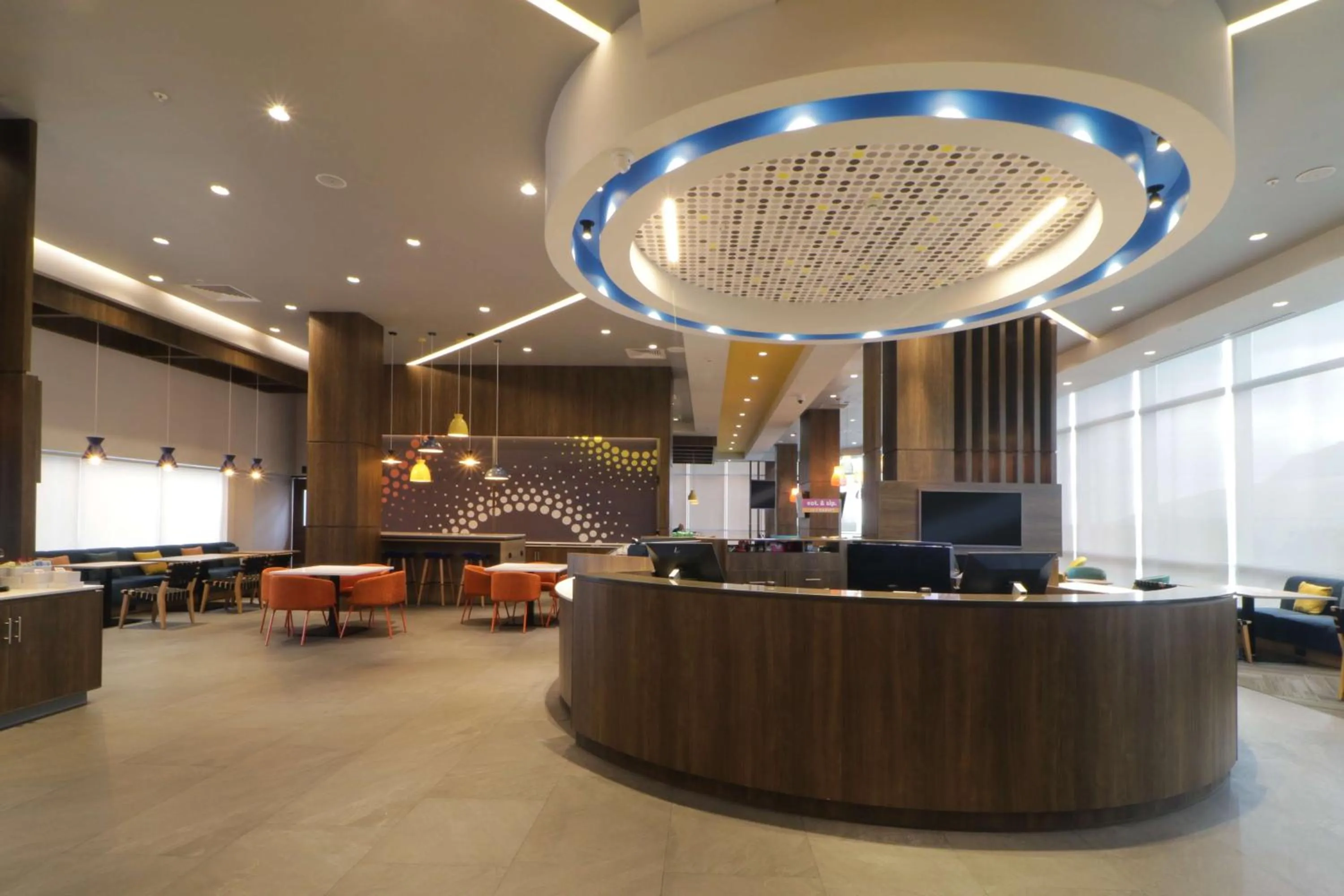 Lobby or reception in Tru By Hilton Monterrey Fundidora