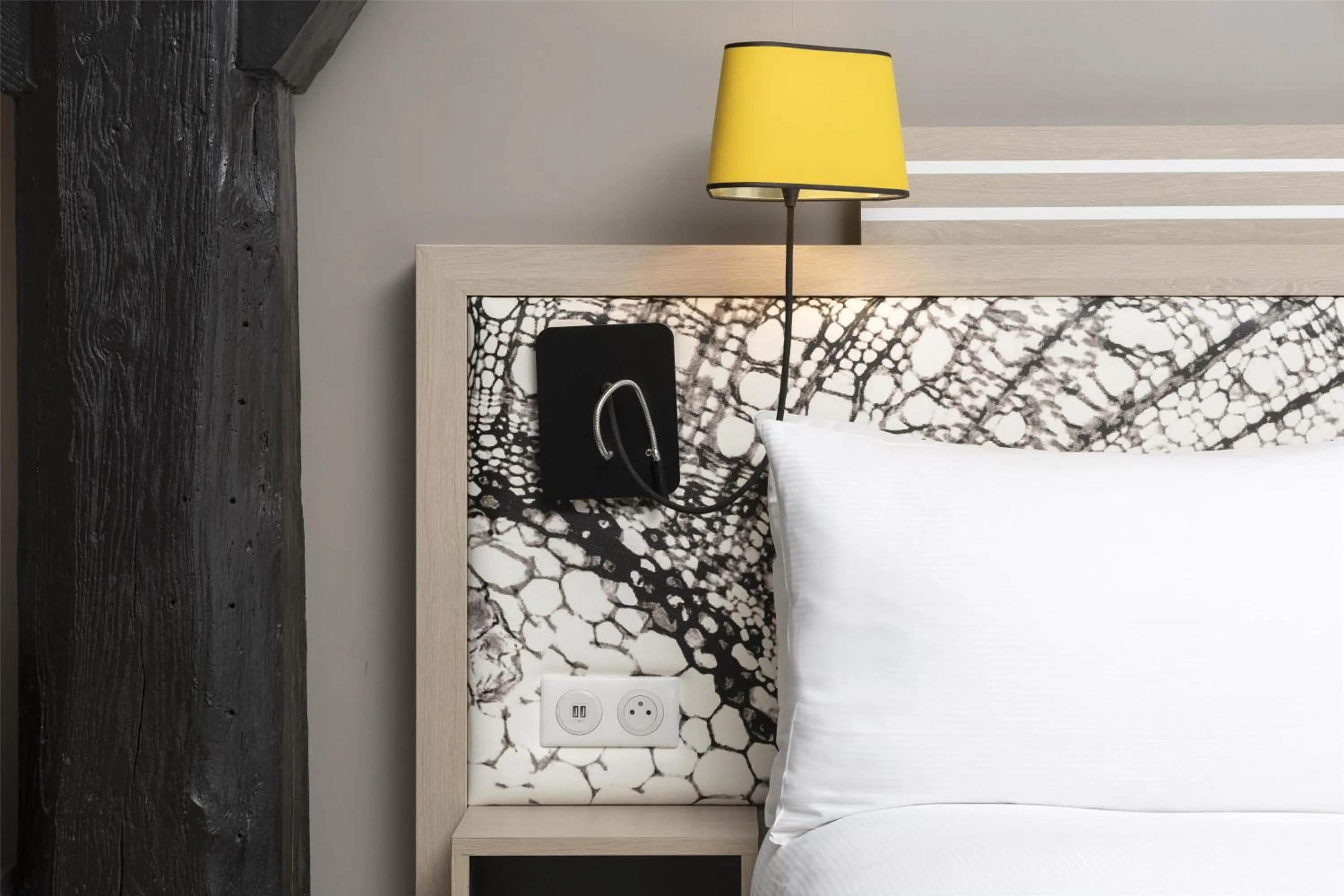 Bedroom, Bed in Hilton Garden Inn Paris La Villette