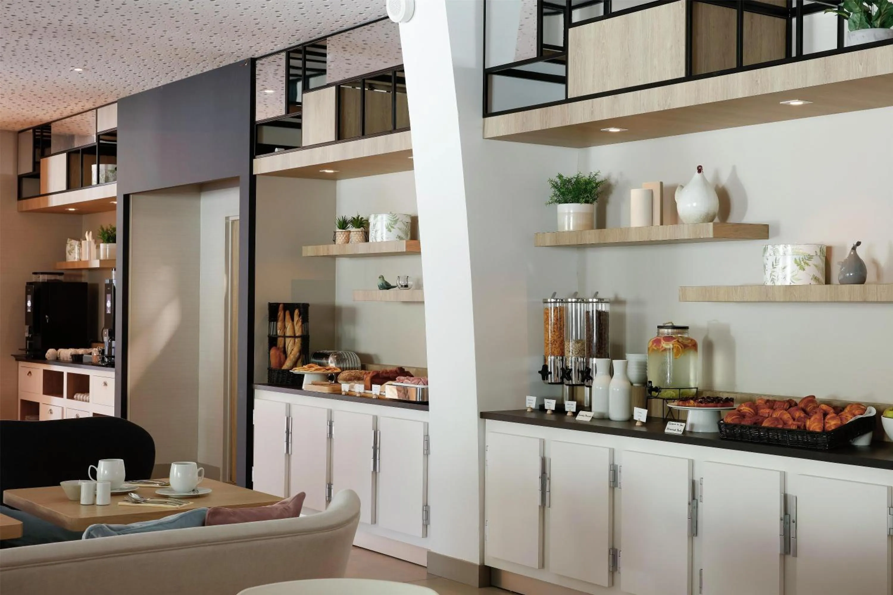 Dining area in Hilton Garden Inn Paris La Villette