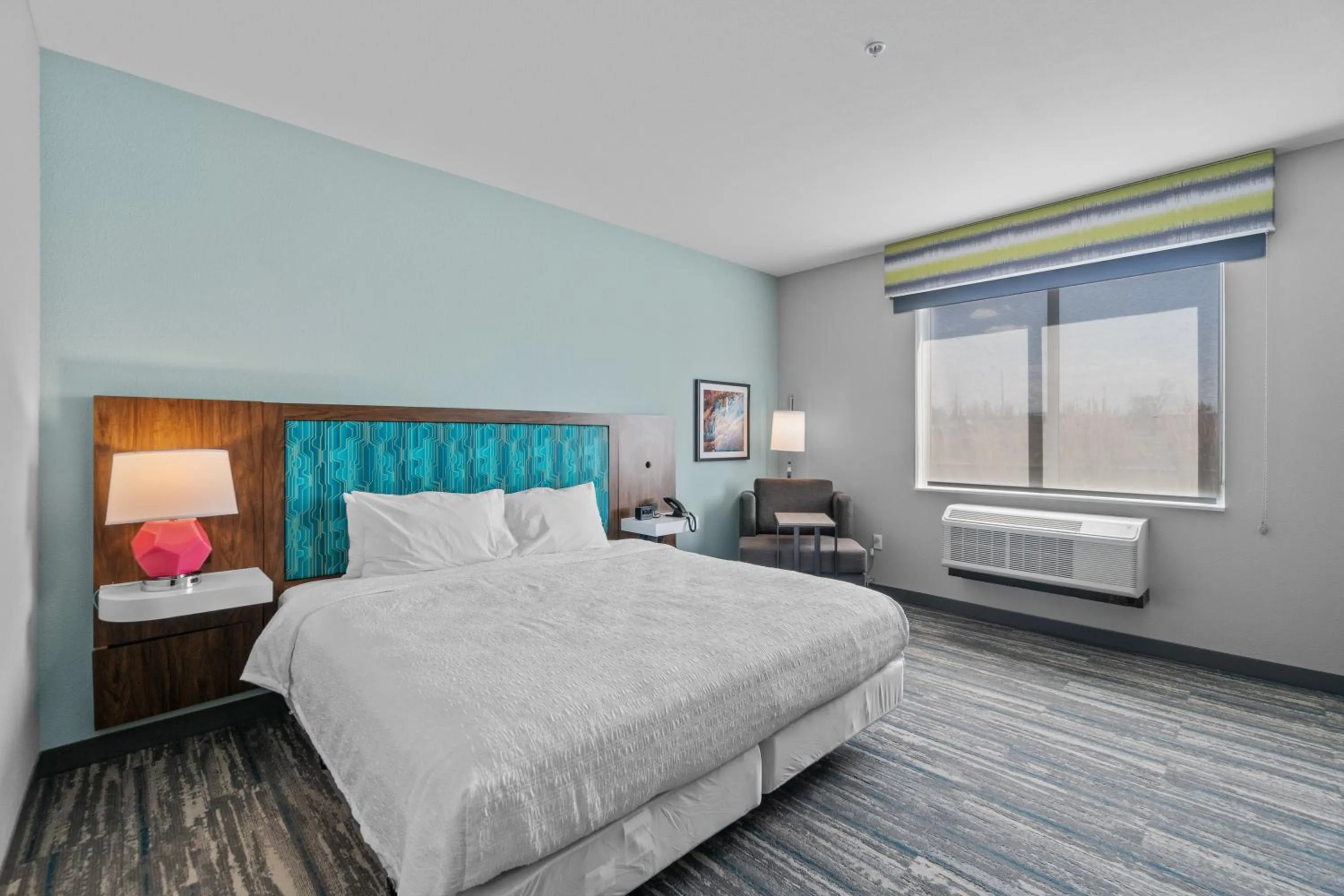 Bedroom, Bed in Hampton Inn Redmond Bend Airport