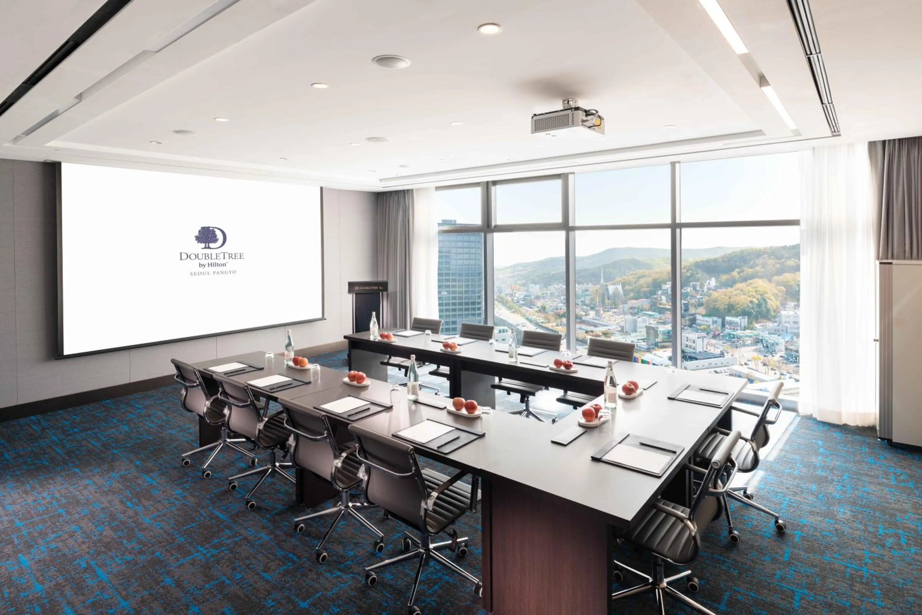 Meeting/conference room in DoubleTree By Hilton Seoul Pangyo Residences