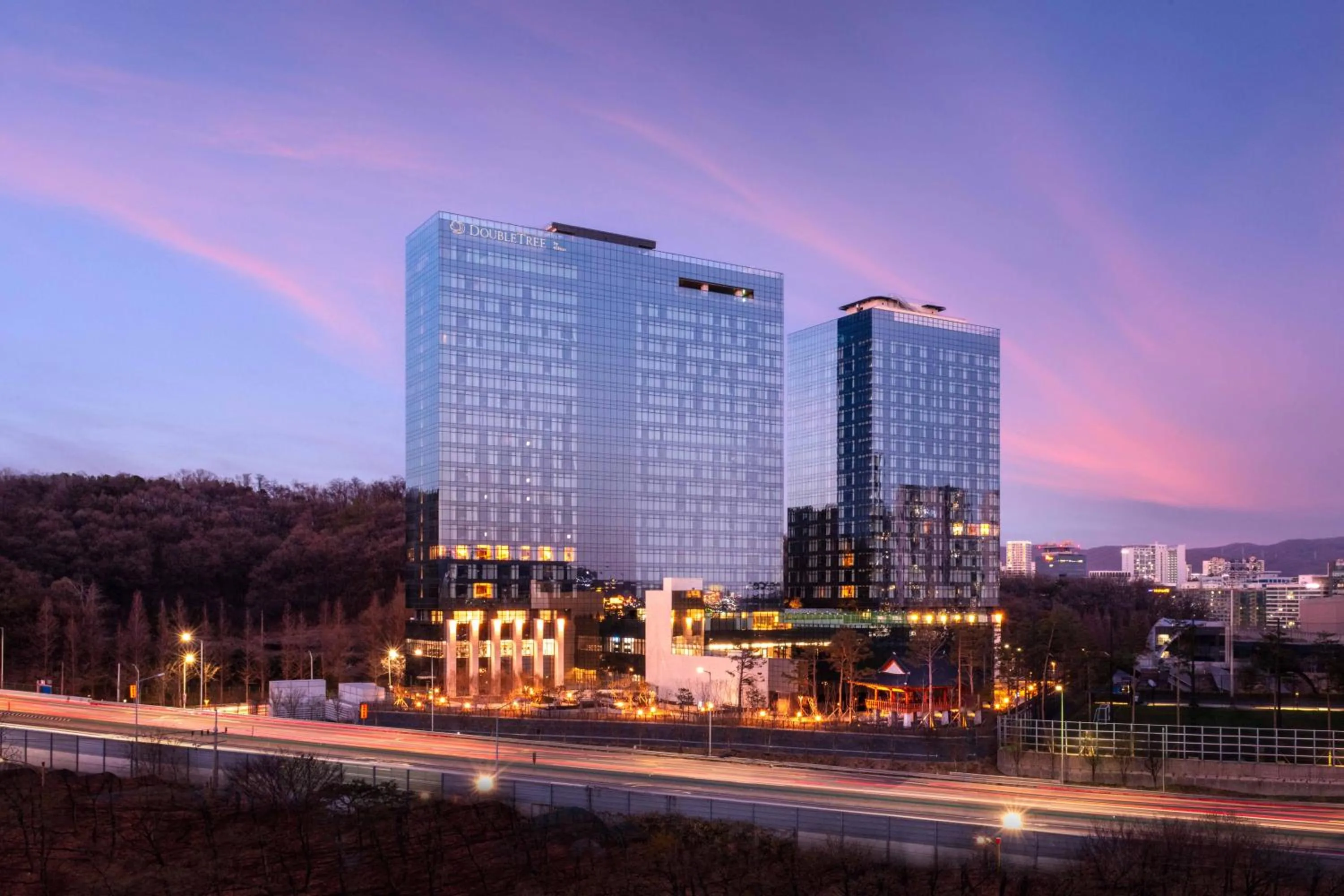 Property building in DoubleTree By Hilton Seoul Pangyo Residences