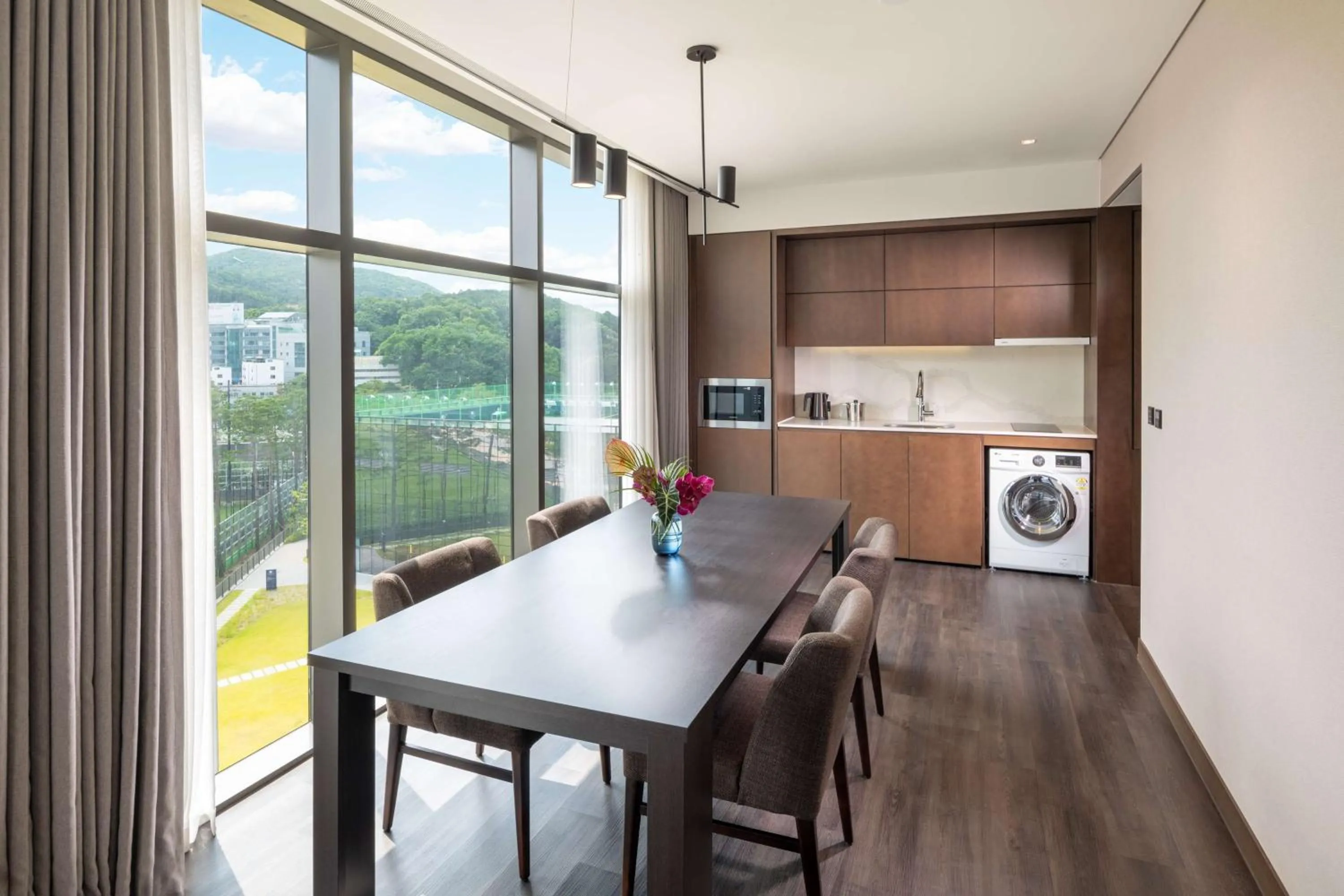 Kitchen or kitchenette in DoubleTree By Hilton Seoul Pangyo Residences