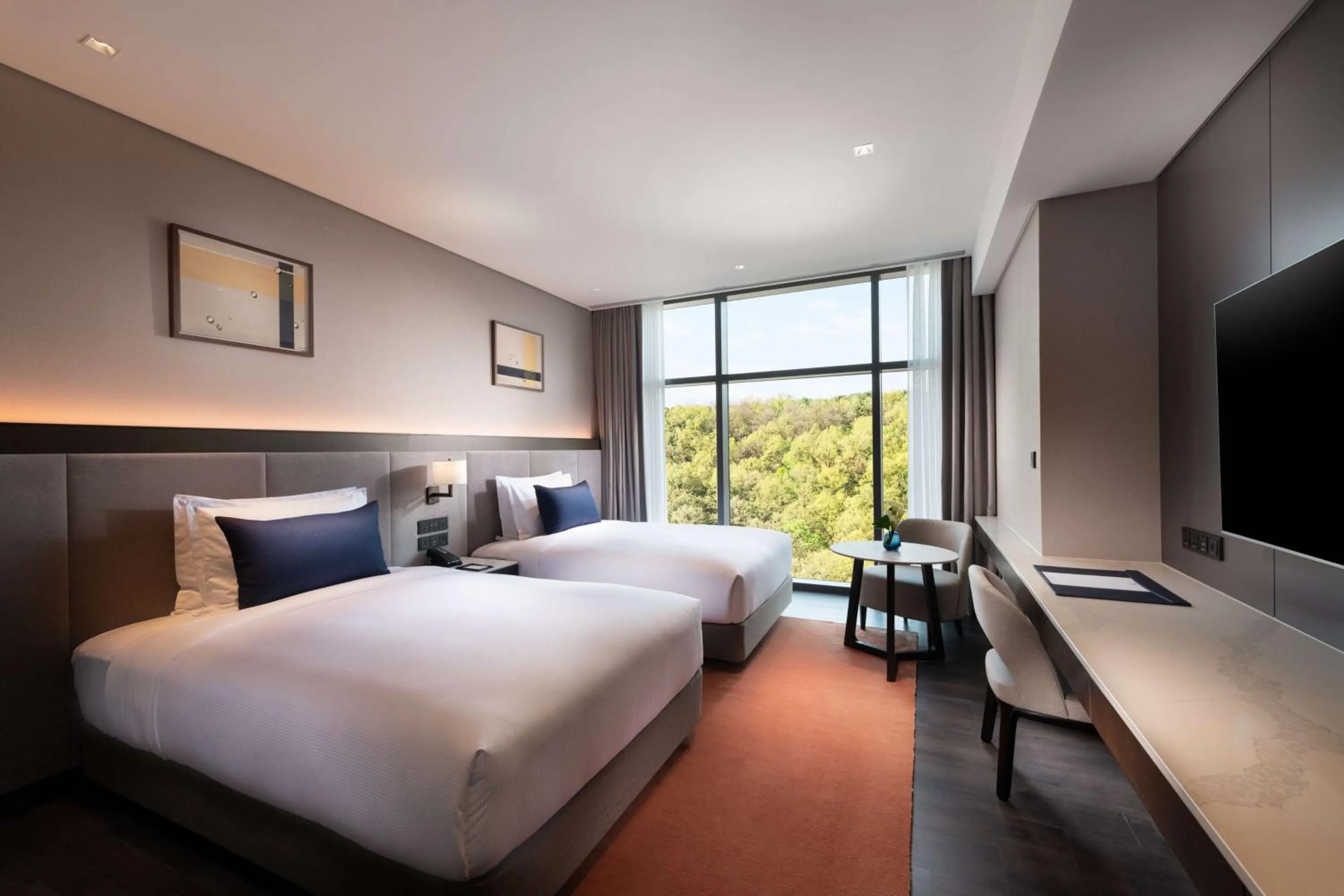 Bed in DoubleTree By Hilton Seoul Pangyo