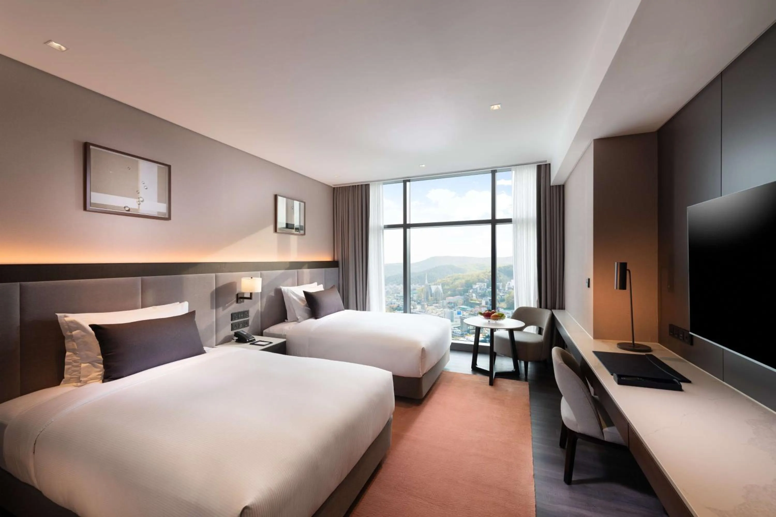 Bedroom, Bed in DoubleTree By Hilton Seoul Pangyo