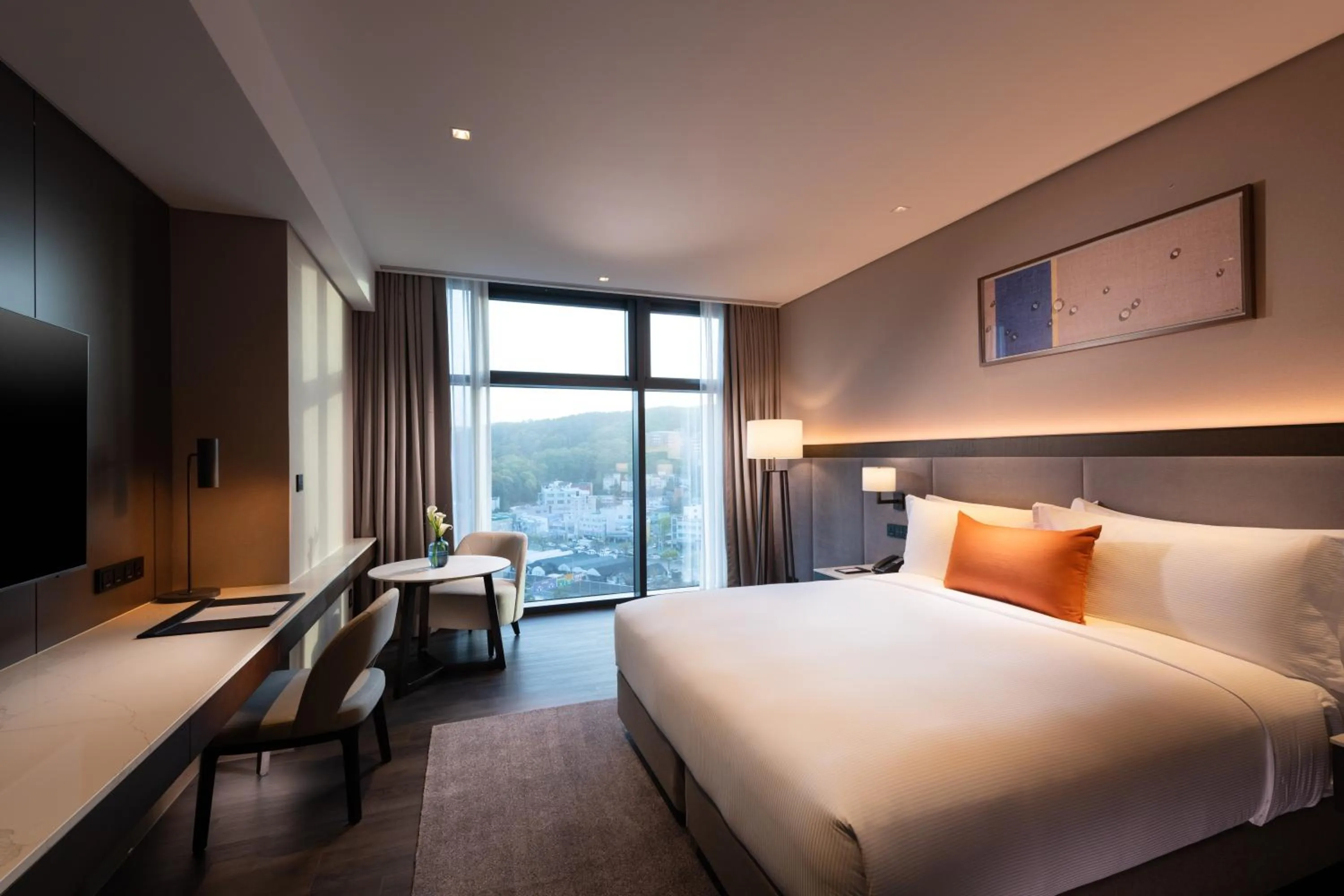 Bedroom, Bed in DoubleTree By Hilton Seoul Pangyo