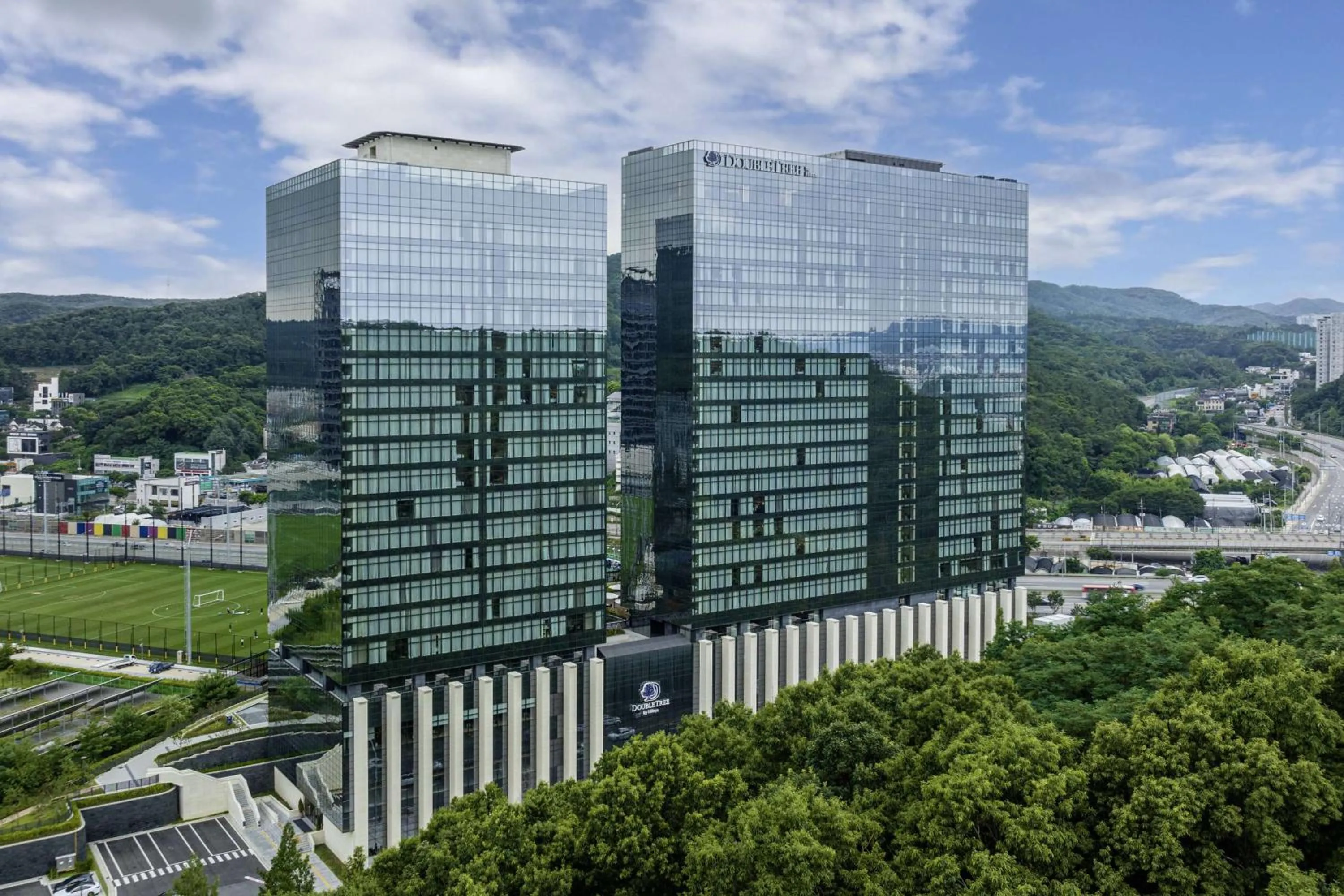 Property building in DoubleTree By Hilton Seoul Pangyo