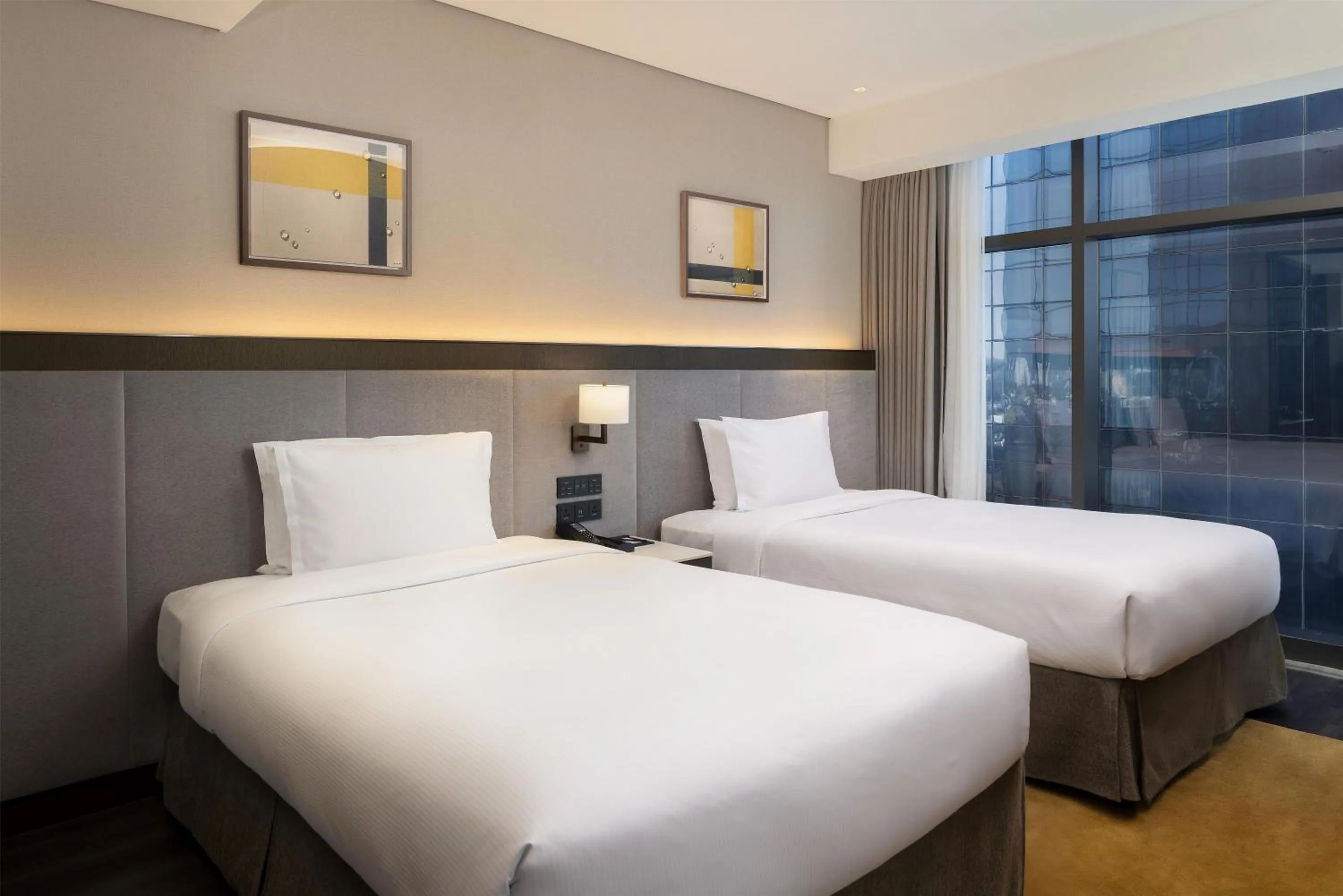 Bed in DoubleTree By Hilton Seoul Pangyo
