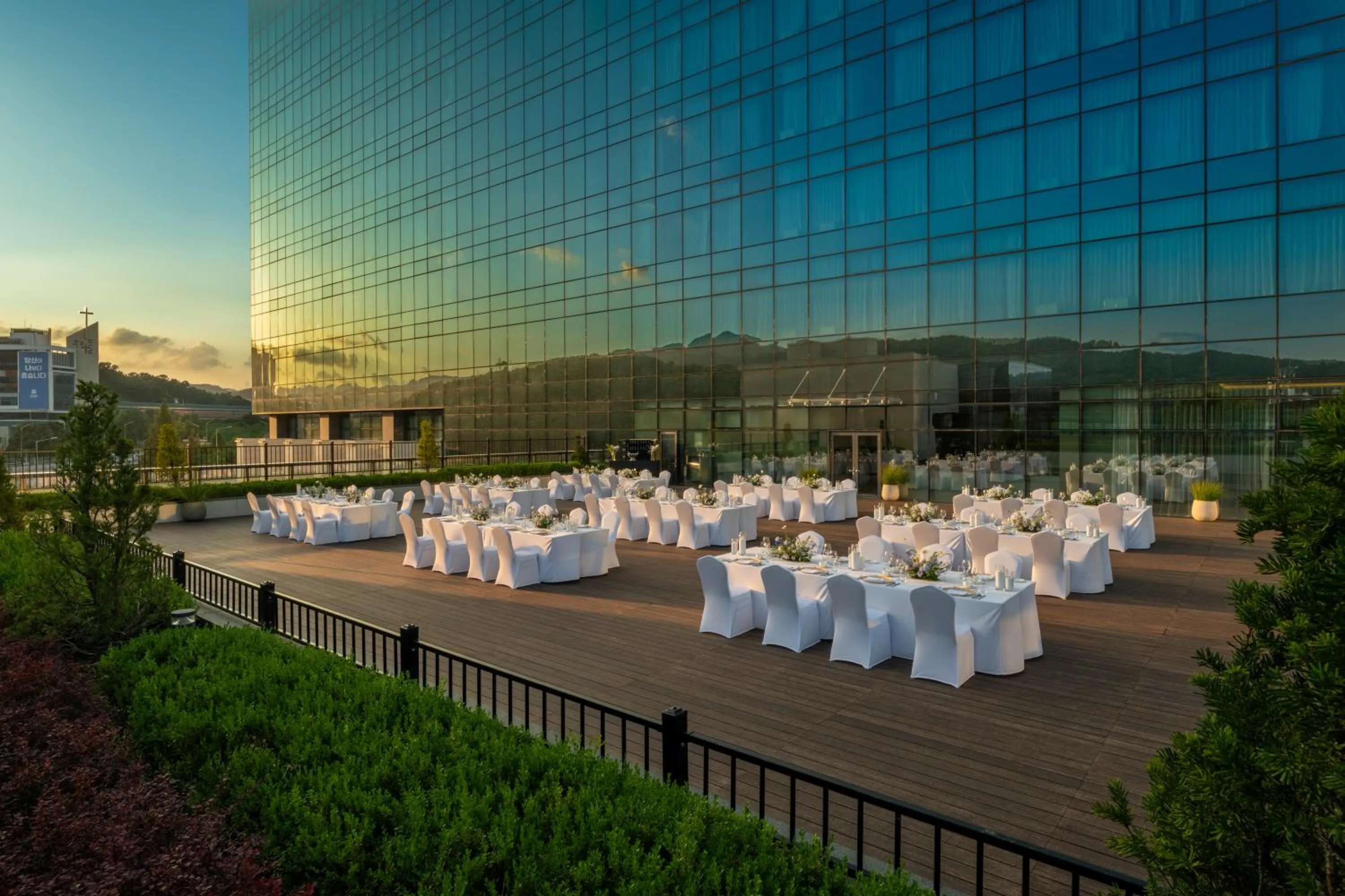 Property building in DoubleTree By Hilton Seoul Pangyo