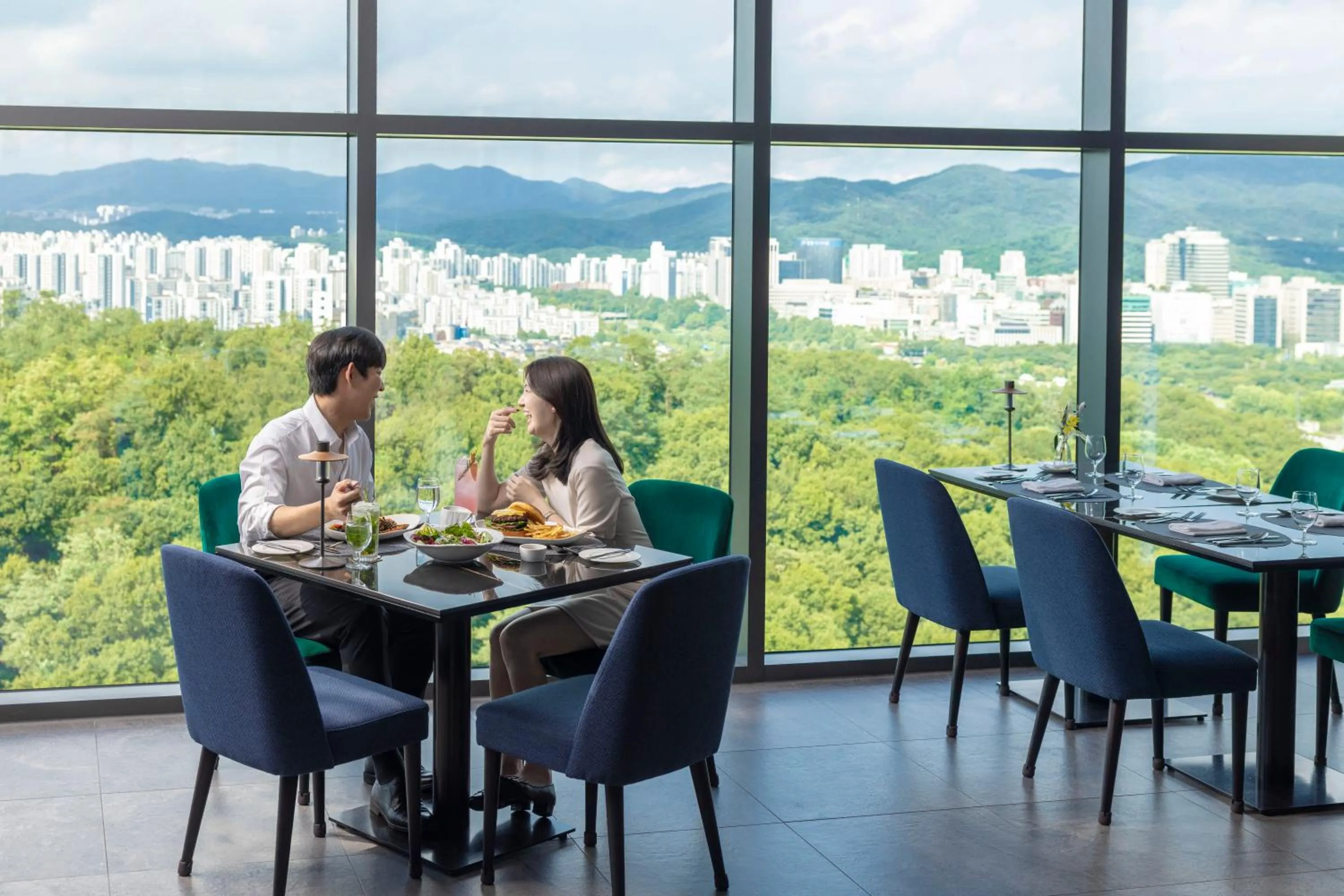 Restaurant/places to eat in DoubleTree By Hilton Seoul Pangyo