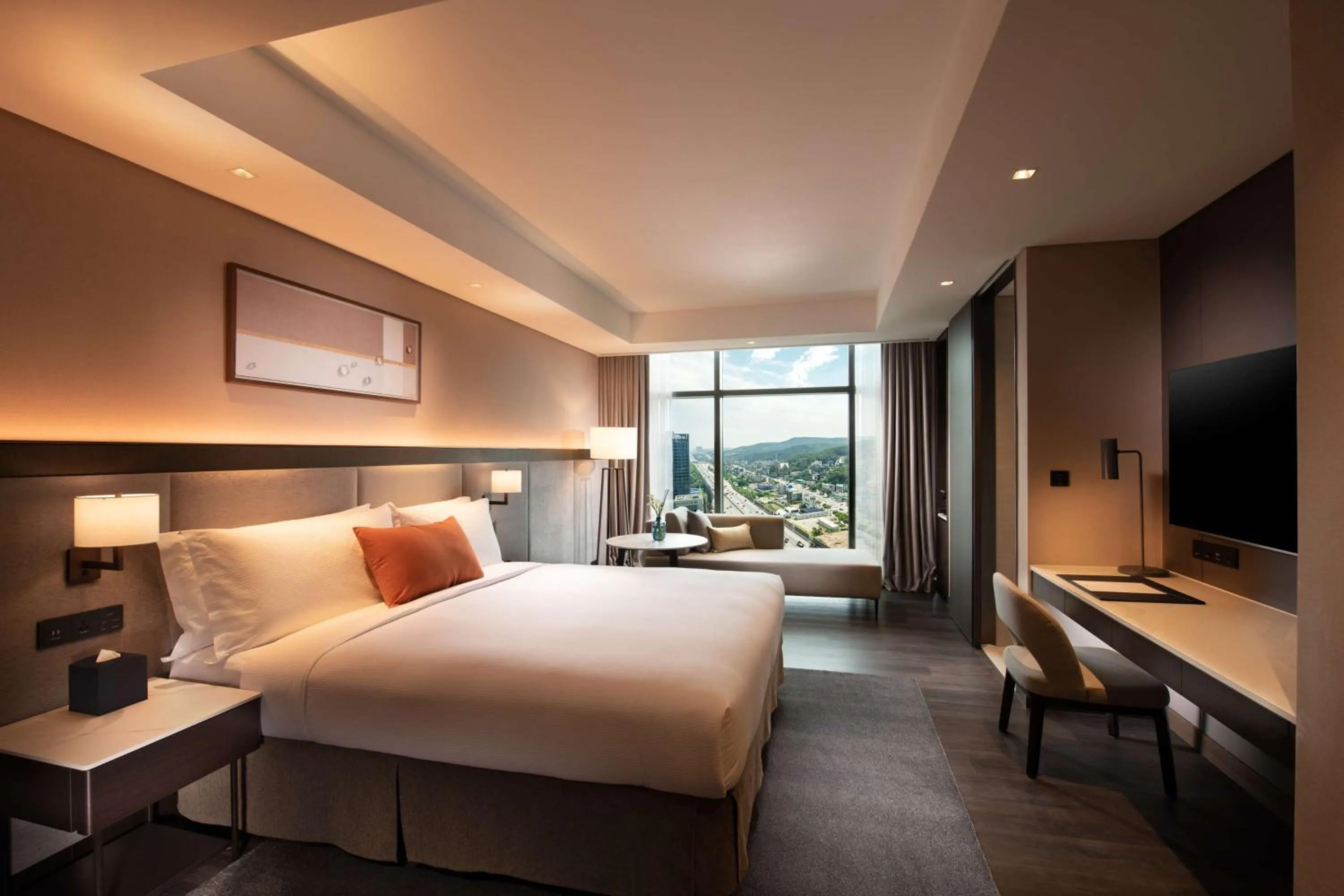 Bedroom, Bed in DoubleTree By Hilton Seoul Pangyo