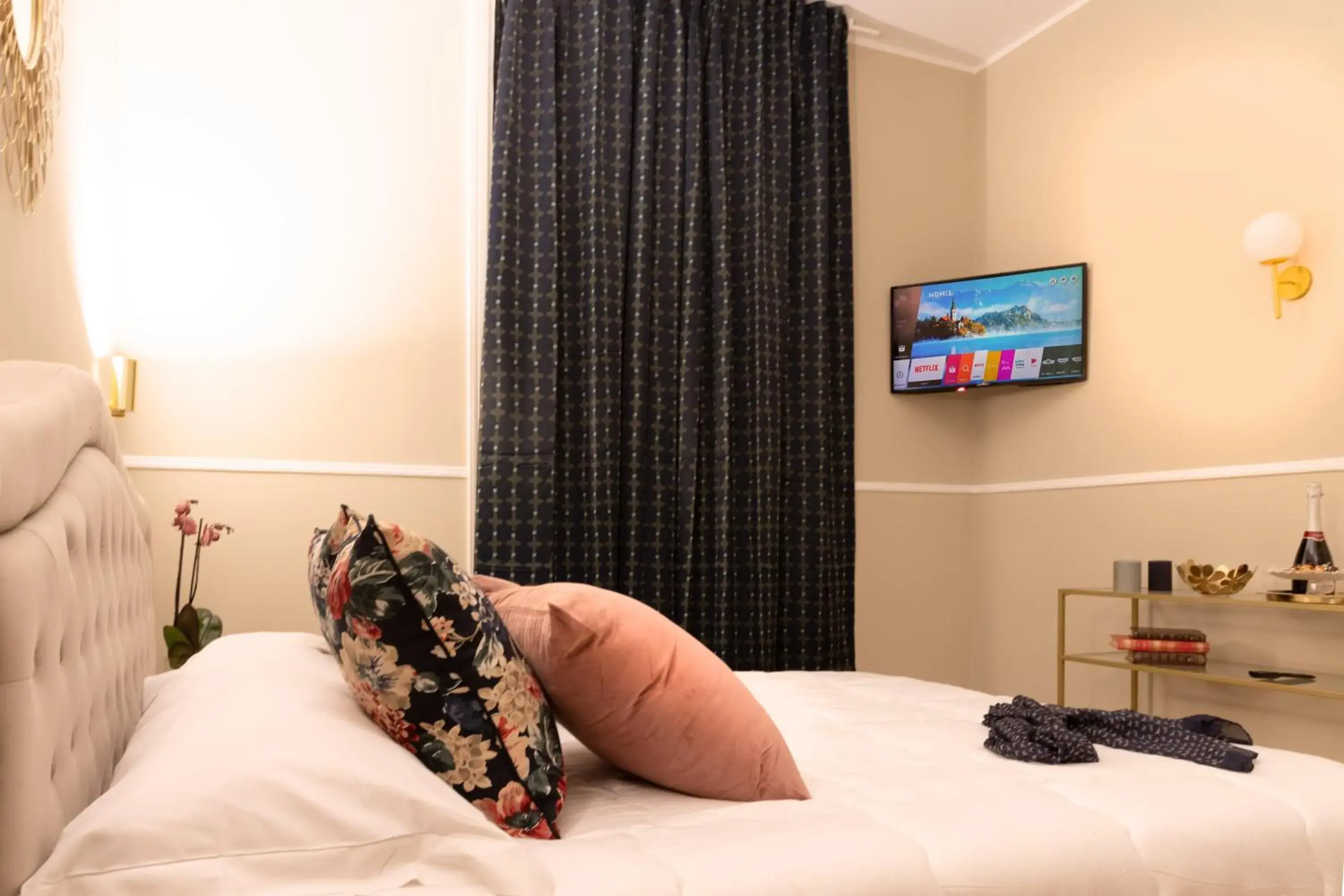 Economy Double Room in Fair Suite Roma Termini Economy Double Room in Fair Suite Roma Termini