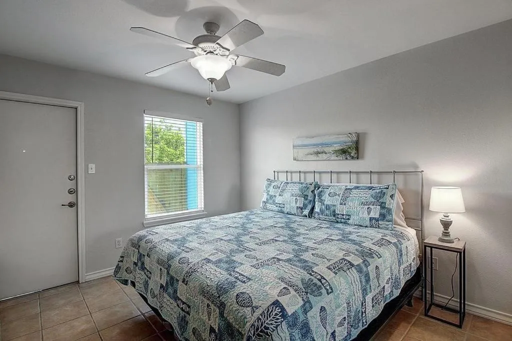 Property building, Bed in A Lime In The Sand