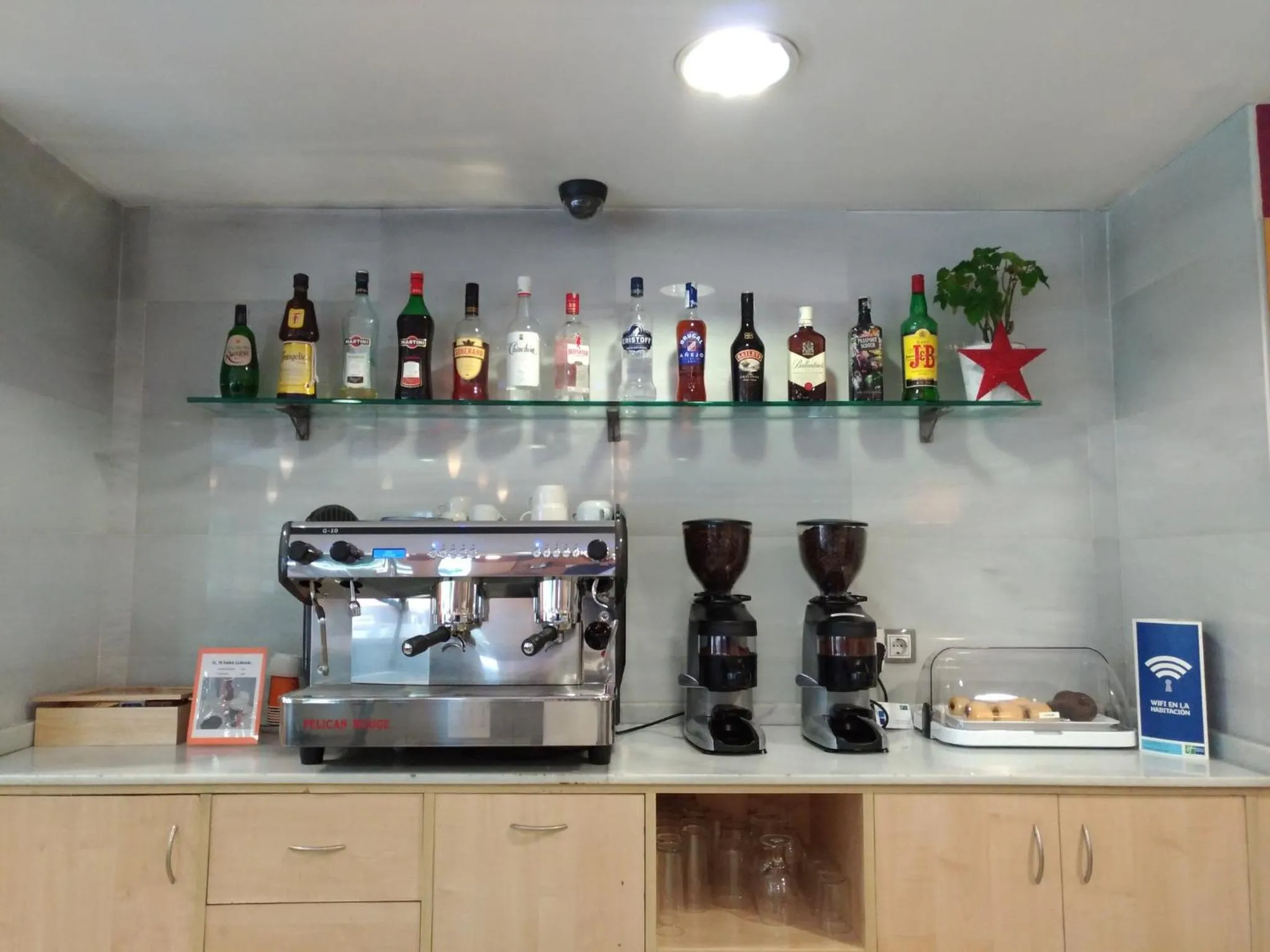 Restaurant/places to eat in Holiday Inn Express Madrid-Alcorcón by IHG