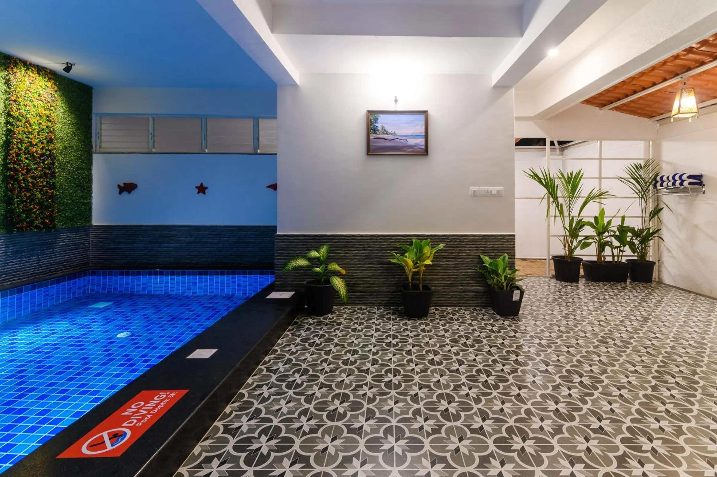 Swimming pool in Lotus & Orchid Villas by Ramnath Homes
